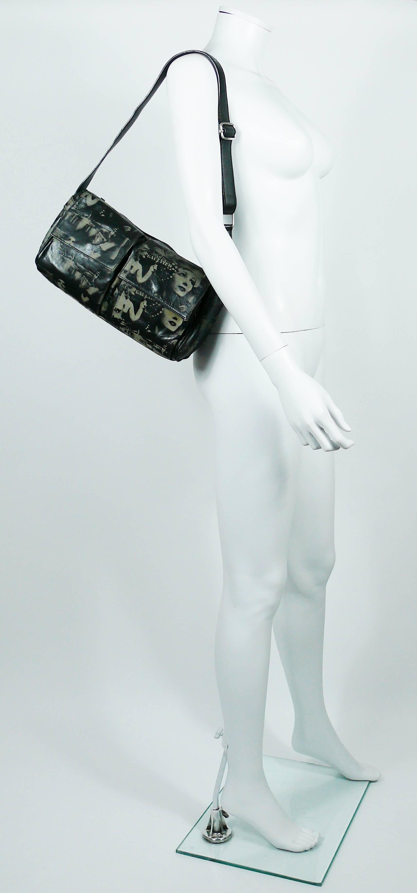 JEAN PAUL GAULTIER vintage leather shoulder bag printed with a gorgeous retro design featuring MARLENE DIETRICH looking faces, 1920s women and JEAN PAUL GAULTIER logos.

This bag features :
- Rectangular shape.
- Two front pocket featuring hidden