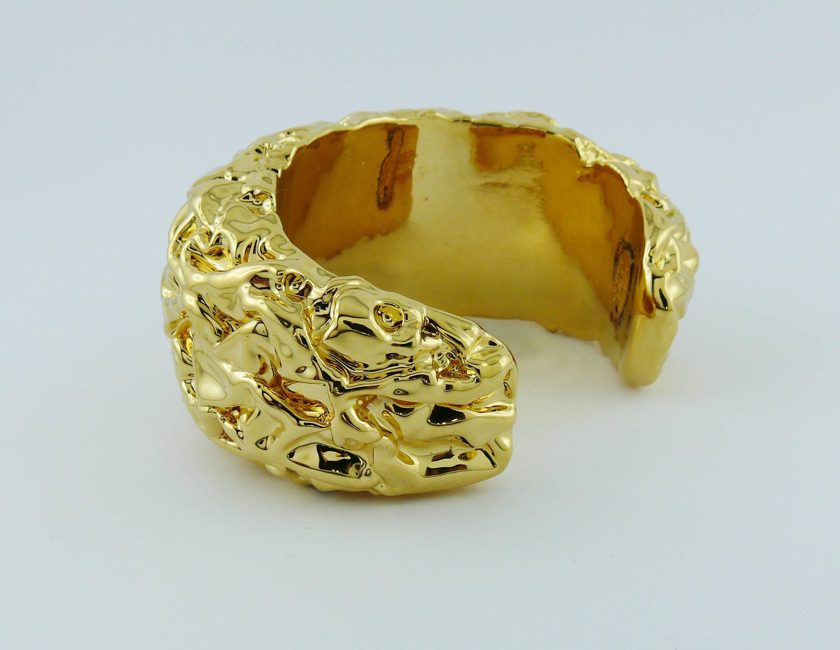 Chanel by Maison Desrues Vintage Crumpled Gold Tone Cuff Bracelet 1988 For Sale 2