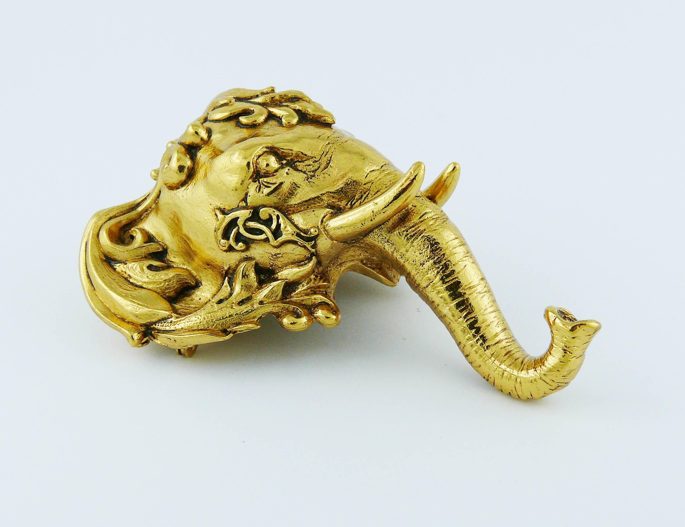 Christian Dior Boutique Vintage Rare Massive Elephant Head Brooch Pendant In Excellent Condition In Nice, FR