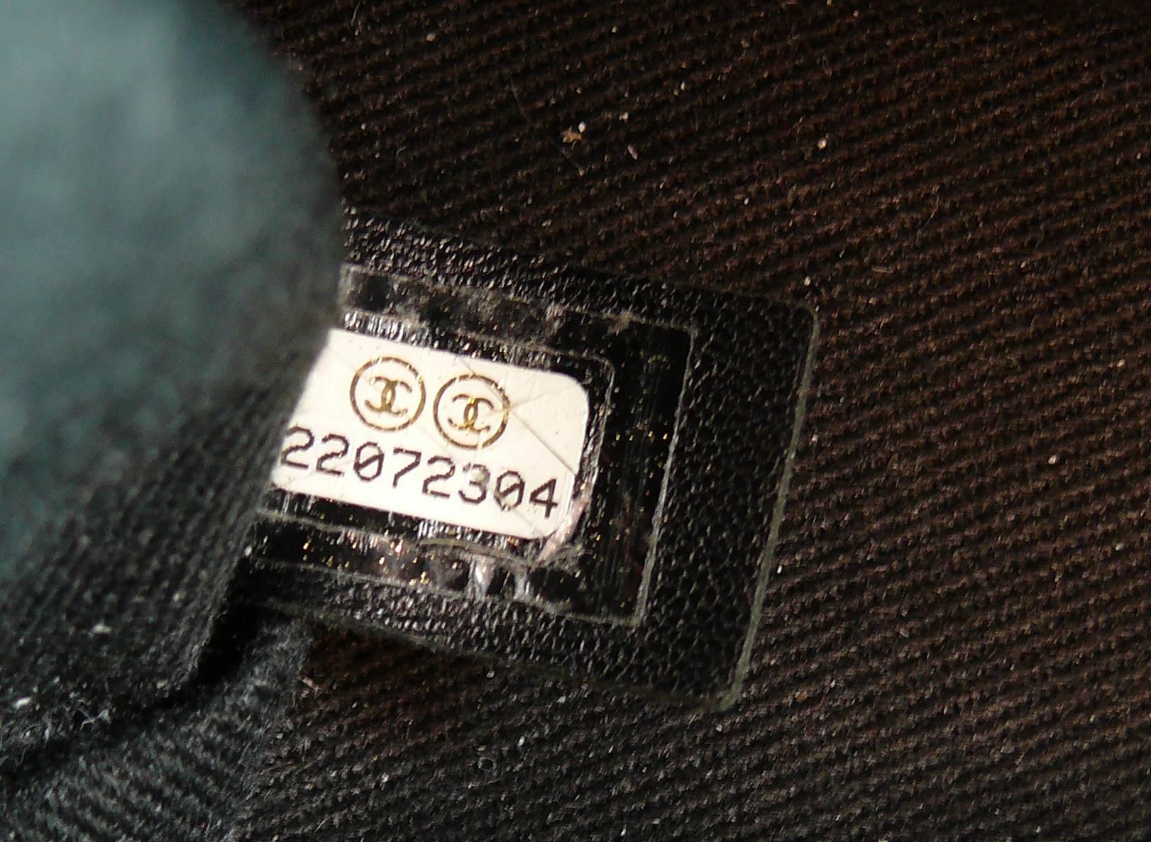 Chanel Uniform Schwarze gesteppte Tasche aus genarbtem Leder mit Taillengürtel 5