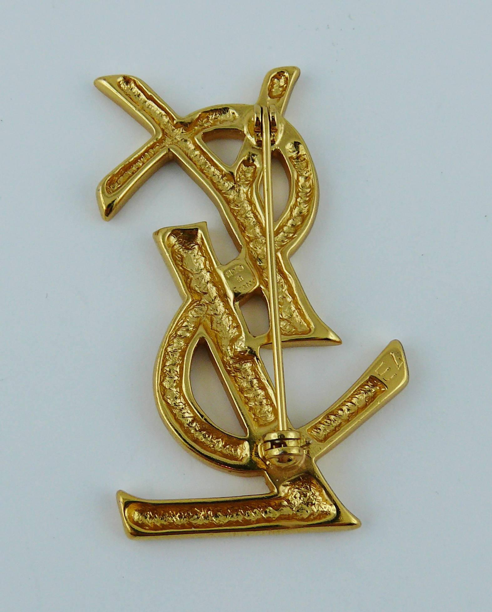 Yves Saint Laurent YSL Gold Toned Logo Brooch In Excellent Condition In Nice, FR