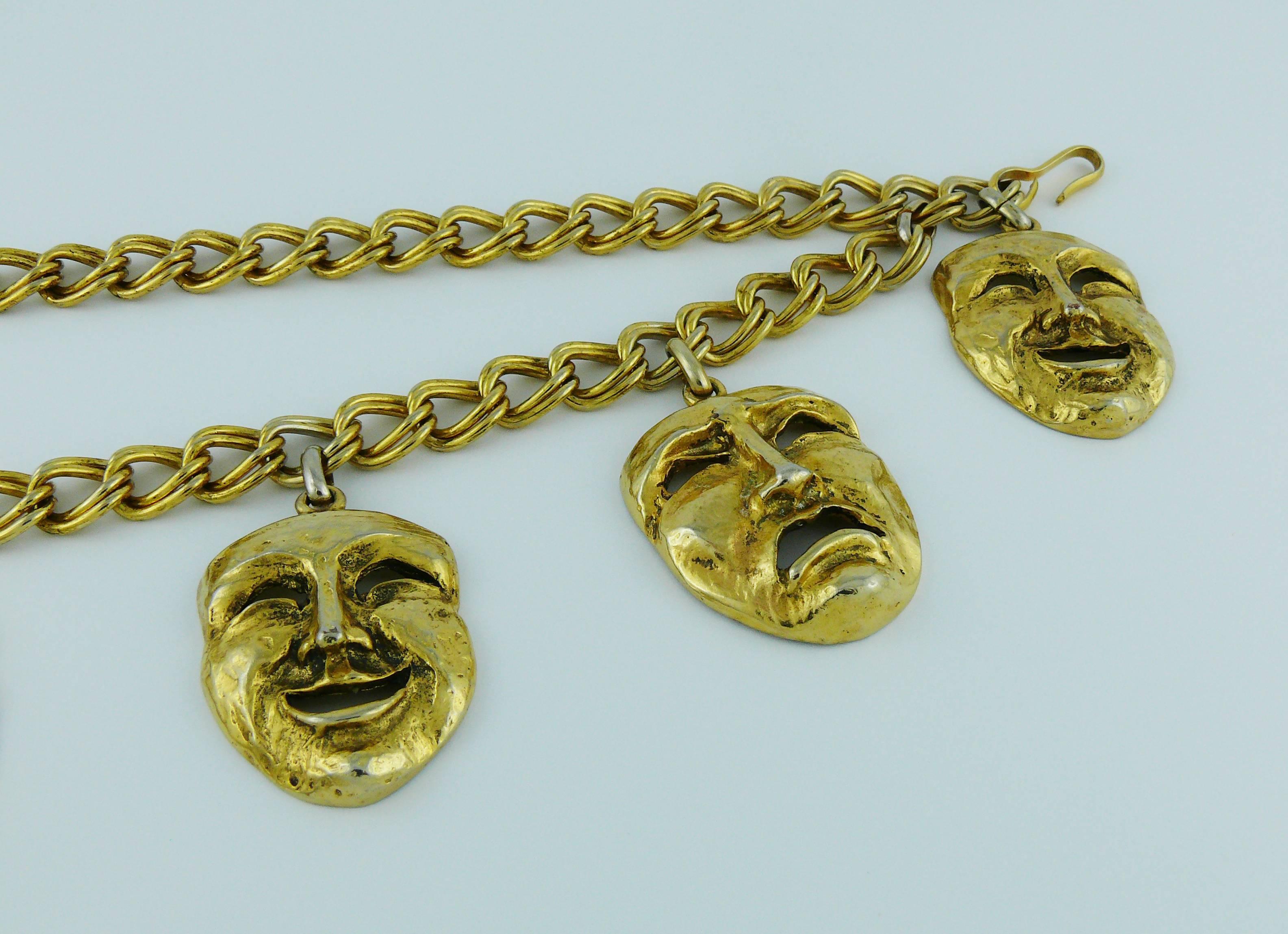 Moschino Vintage Rare 1990s Gold Toned Tragedy Comedy Masks Belt In Good Condition In Nice, FR