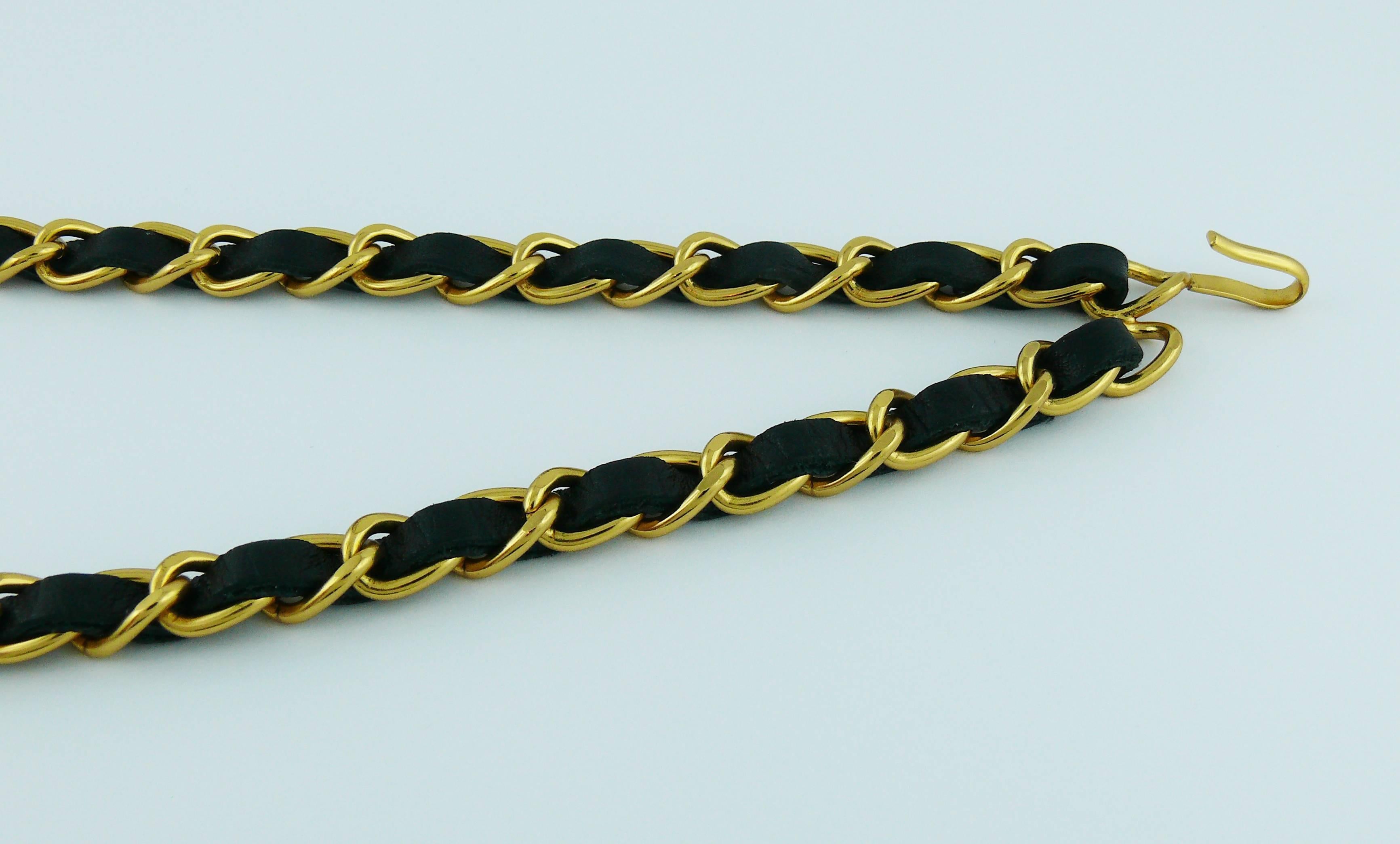 Chanel Rare Jewelled Eagle Black and Gold Runway Belt or Necklace In Excellent Condition For Sale In Nice, FR