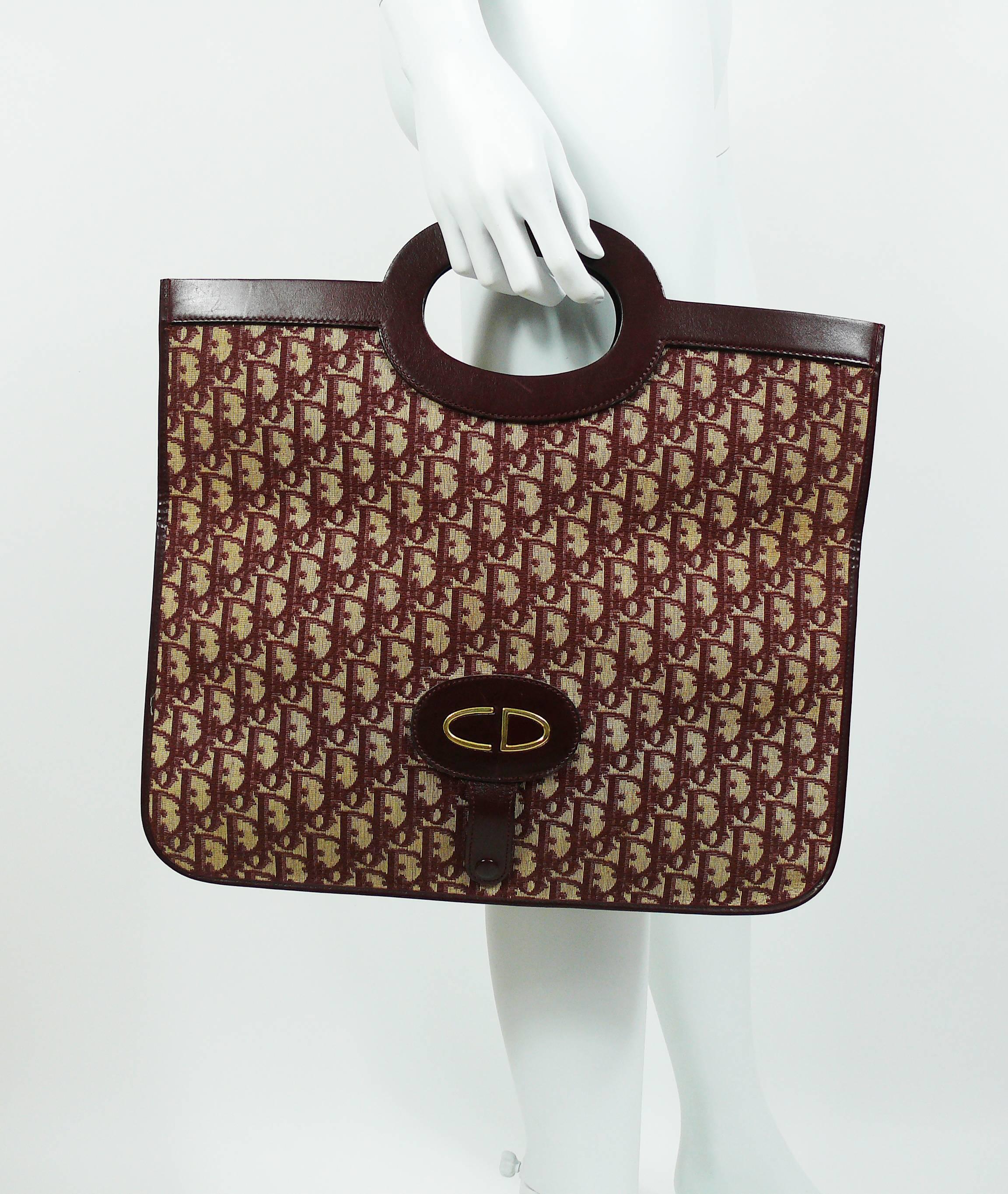 dior monogram background