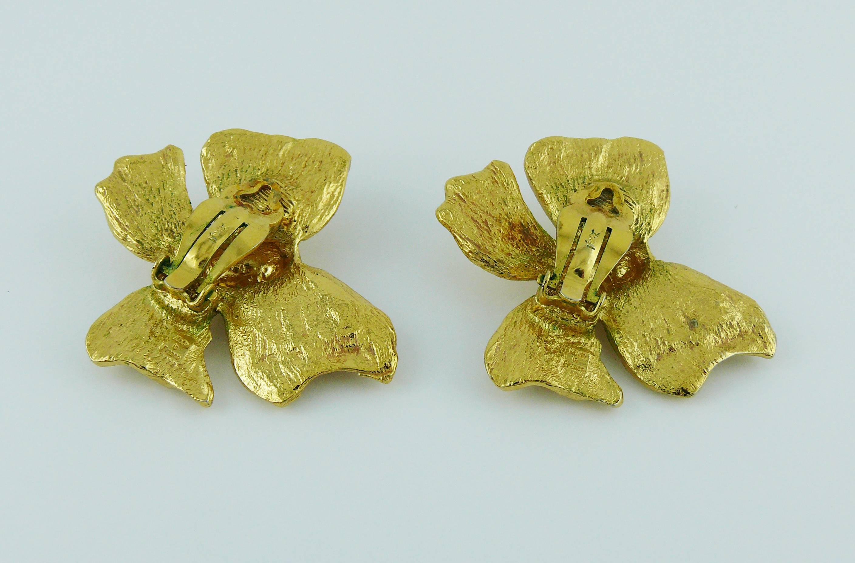 Yves Saint Laurent YSL Vintage Gold Toned Bow Clip-On Earrings In Excellent Condition In Nice, FR