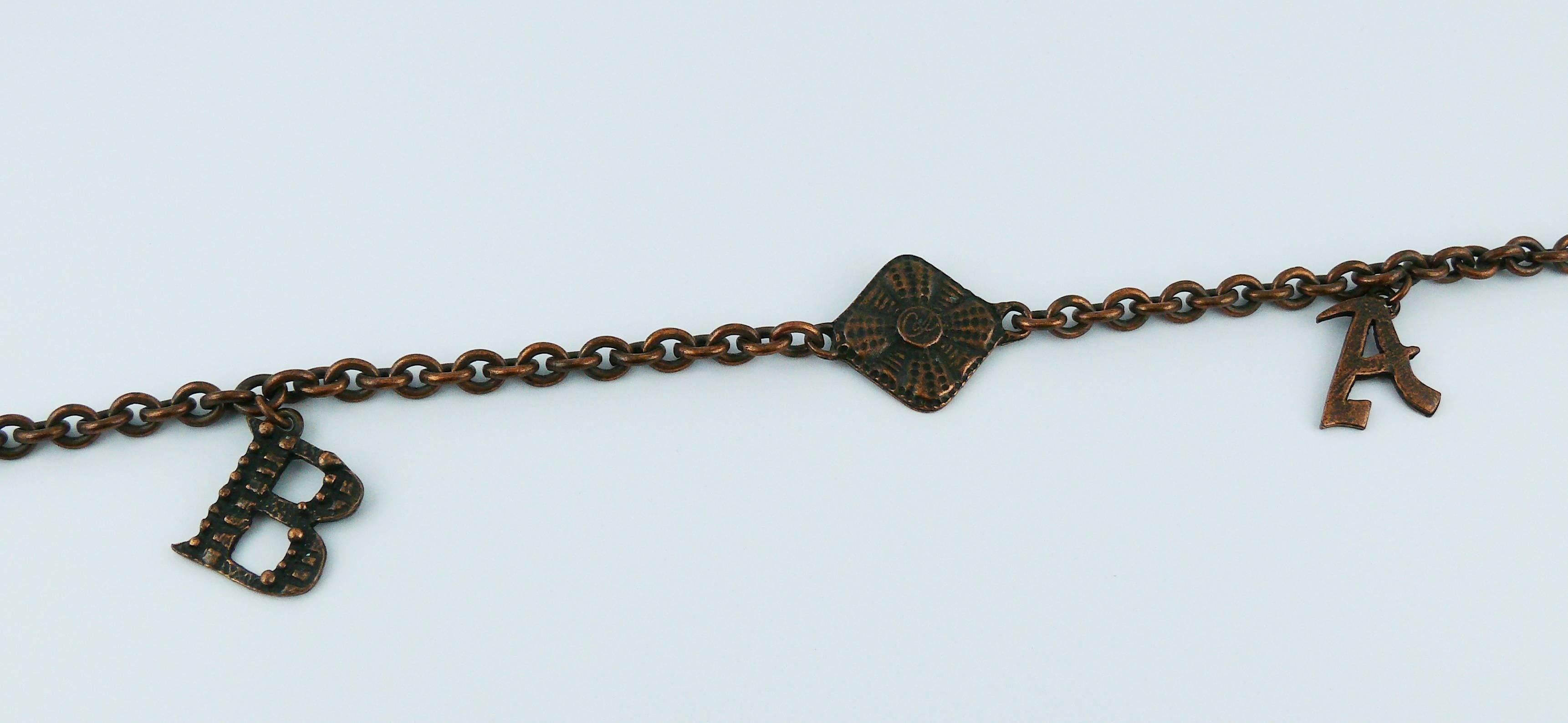 Christian Lacroix Vintage B A Z A R Collana Charm Sautoir In condizioni ottime in vendita a Nice, FR