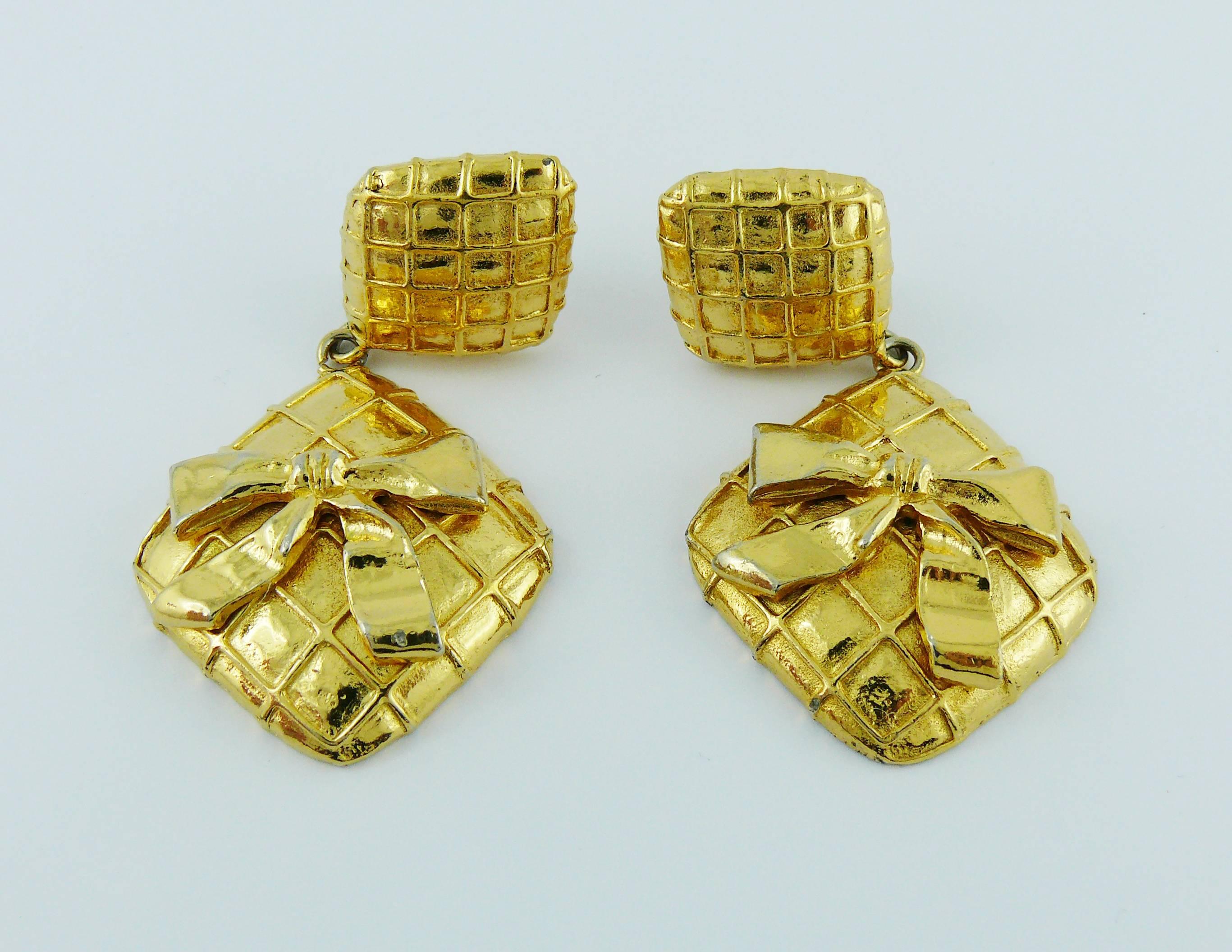 Women's Chanel Vintage Gold Tone Quilted Bow Dangling Earrings
