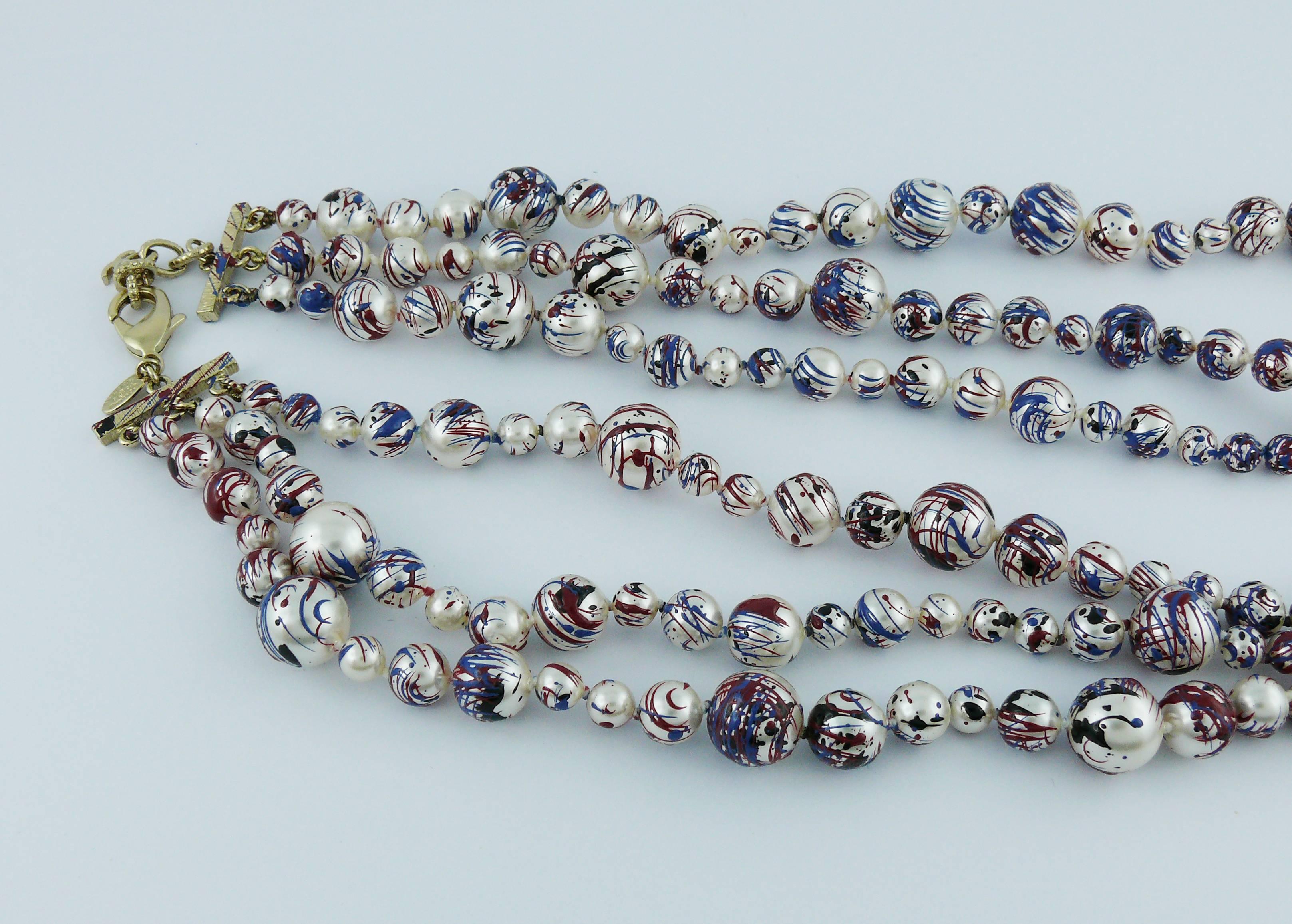 Chanel Fall 2013 Collectable Triple Strand Splatter Paint Pearl Necklace CC In Excellent Condition In Nice, FR