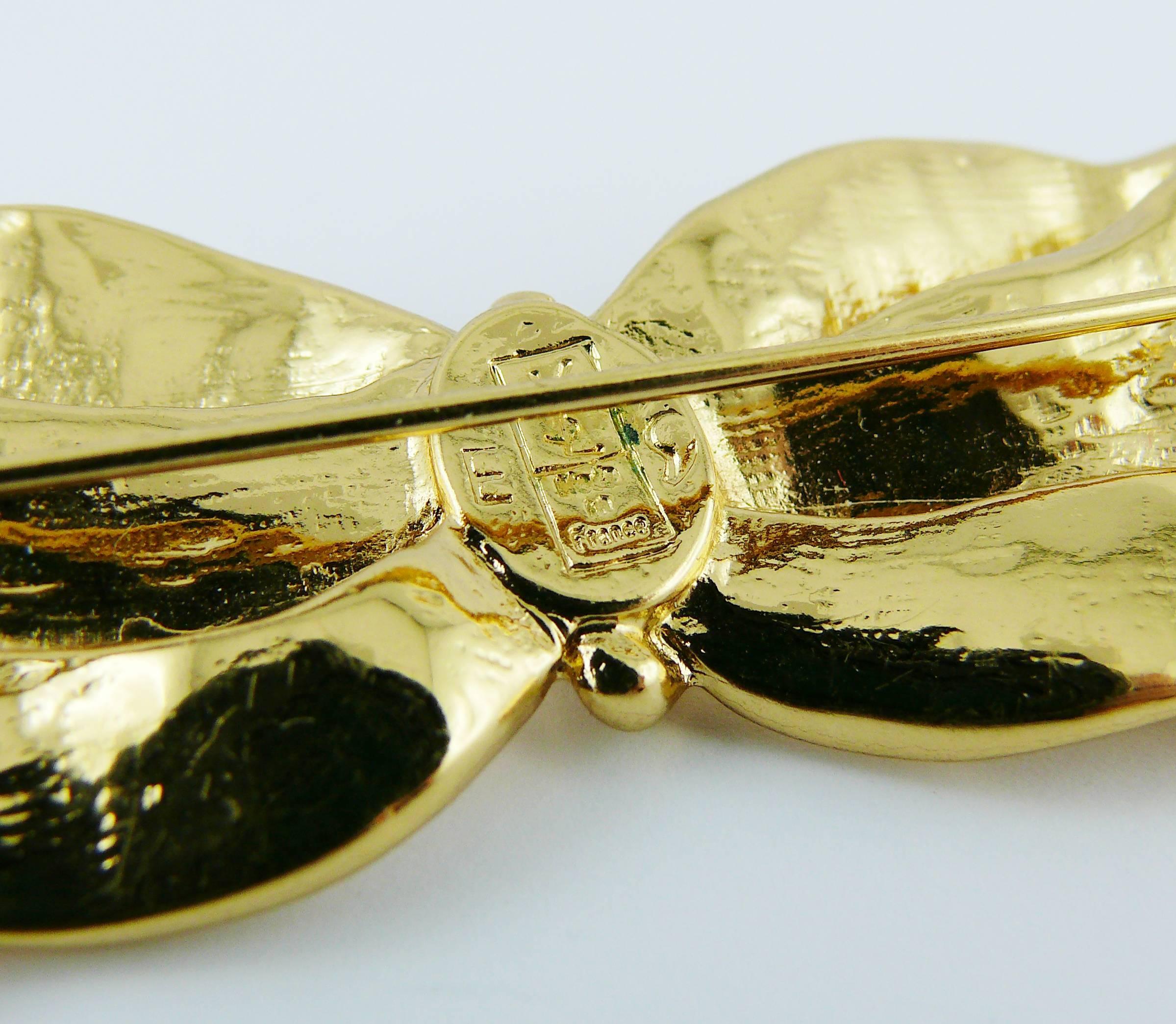 Yves Saint Laurent YSL Vintage Gold Tone Bow Brooch In Excellent Condition For Sale In Nice, FR