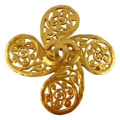 Chanel Vintage Fall/Winter 1993 Gold Tone Openwork Clover Brooch