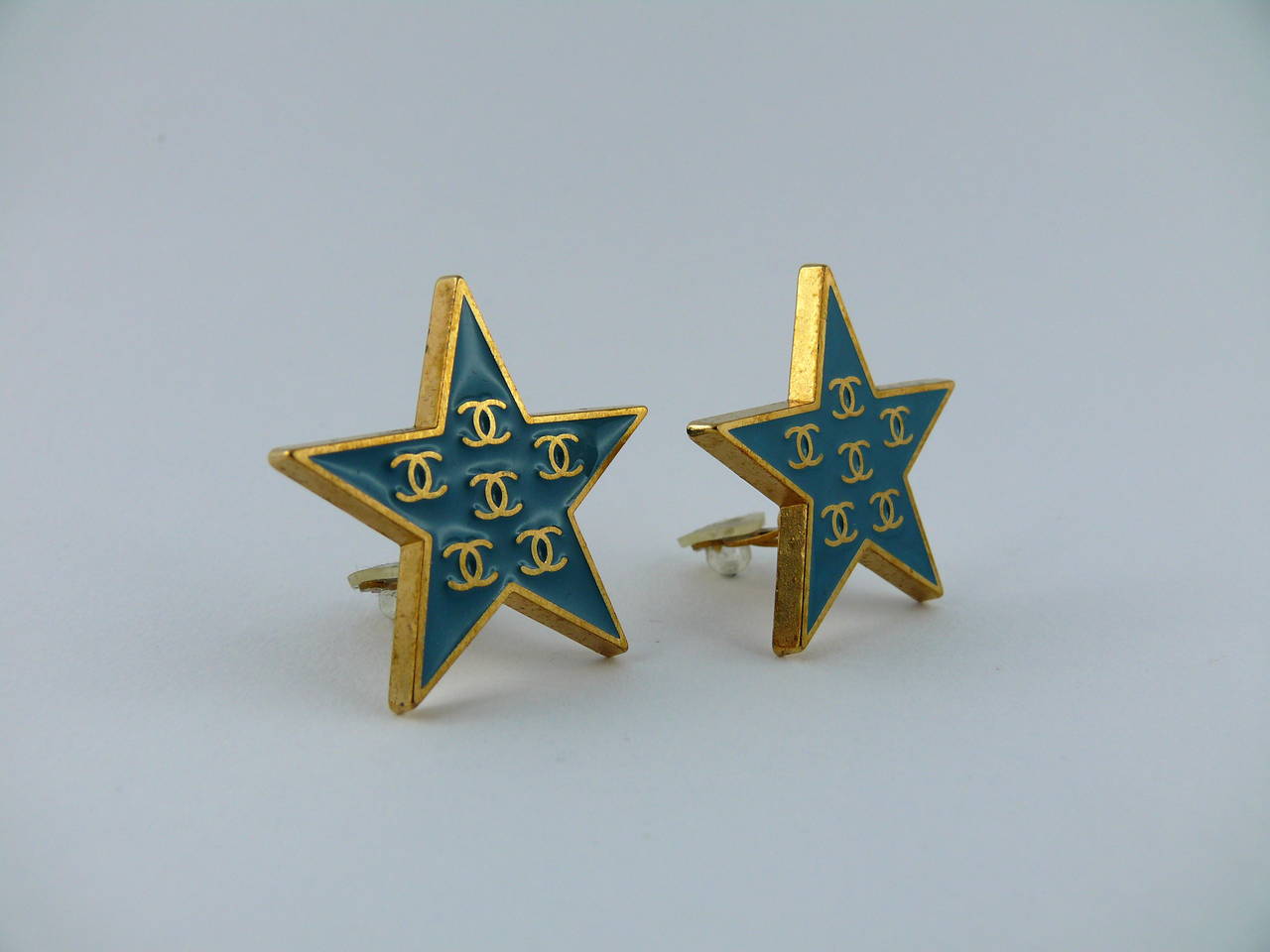 Chanel Enamel Star Clip-On Earrings, Spring 2001  In Excellent Condition In Nice, FR