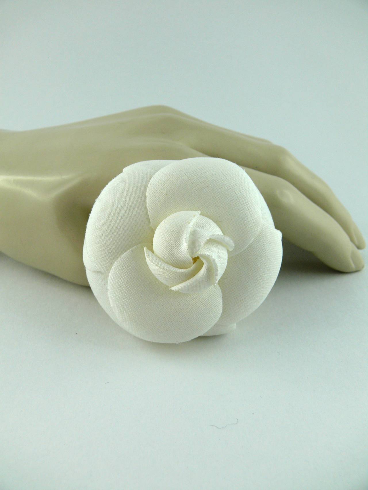 Chanel Classic White Camelia Brooch In Excellent Condition In Nice, FR