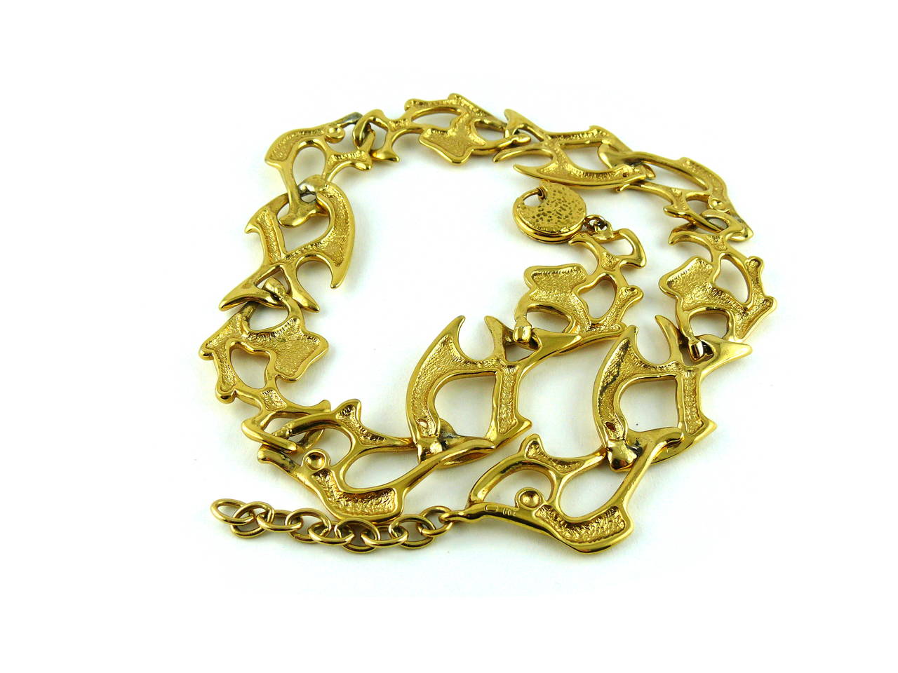 Yves Saint Laurent YSL Vintage Gold Toned Fish Necklace In Excellent Condition For Sale In Nice, FR