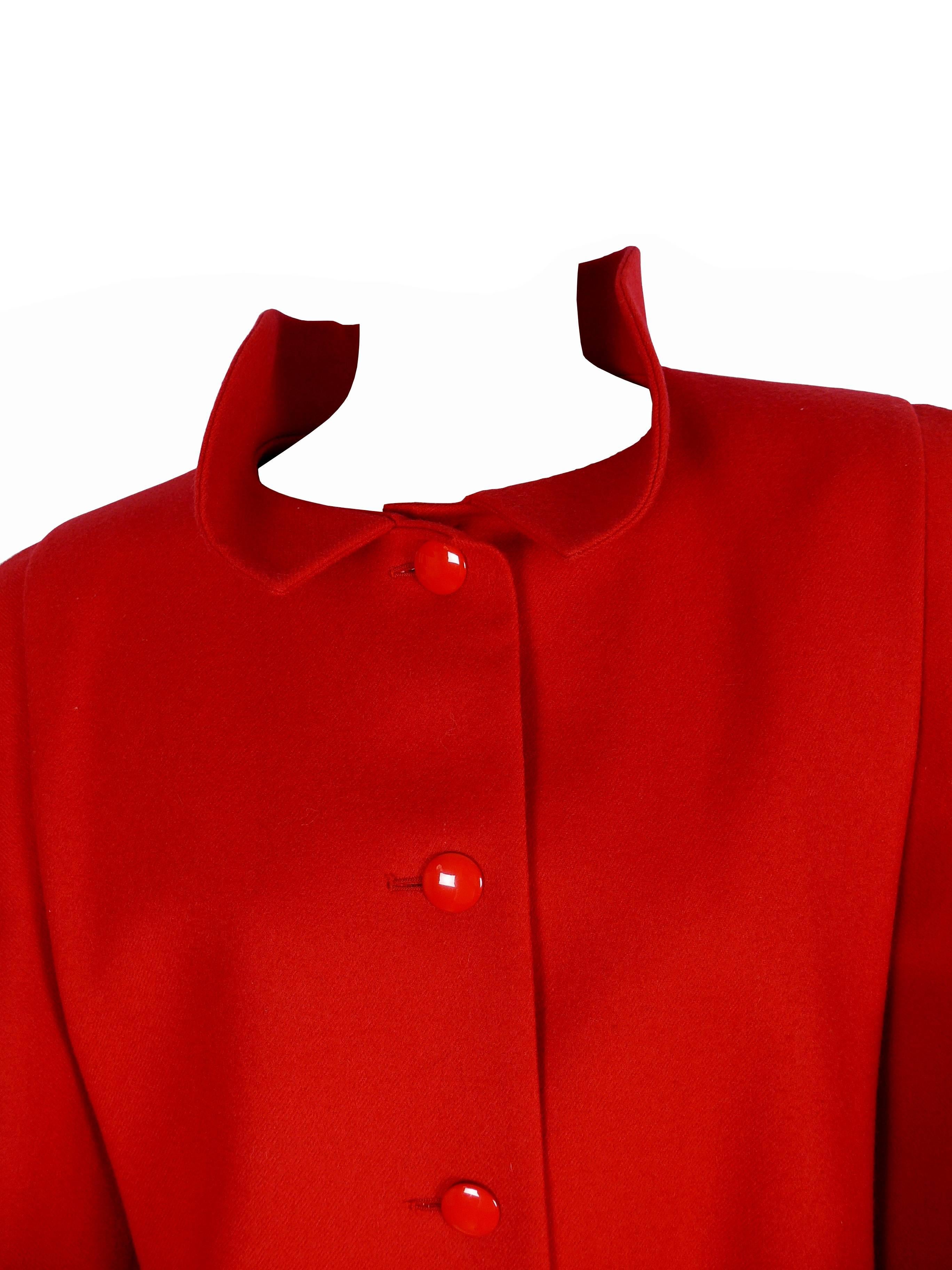 Pierre Cardin Prestige - Superbe tailleur jupe rouge vintage Bon état - En vente à Nice, FR