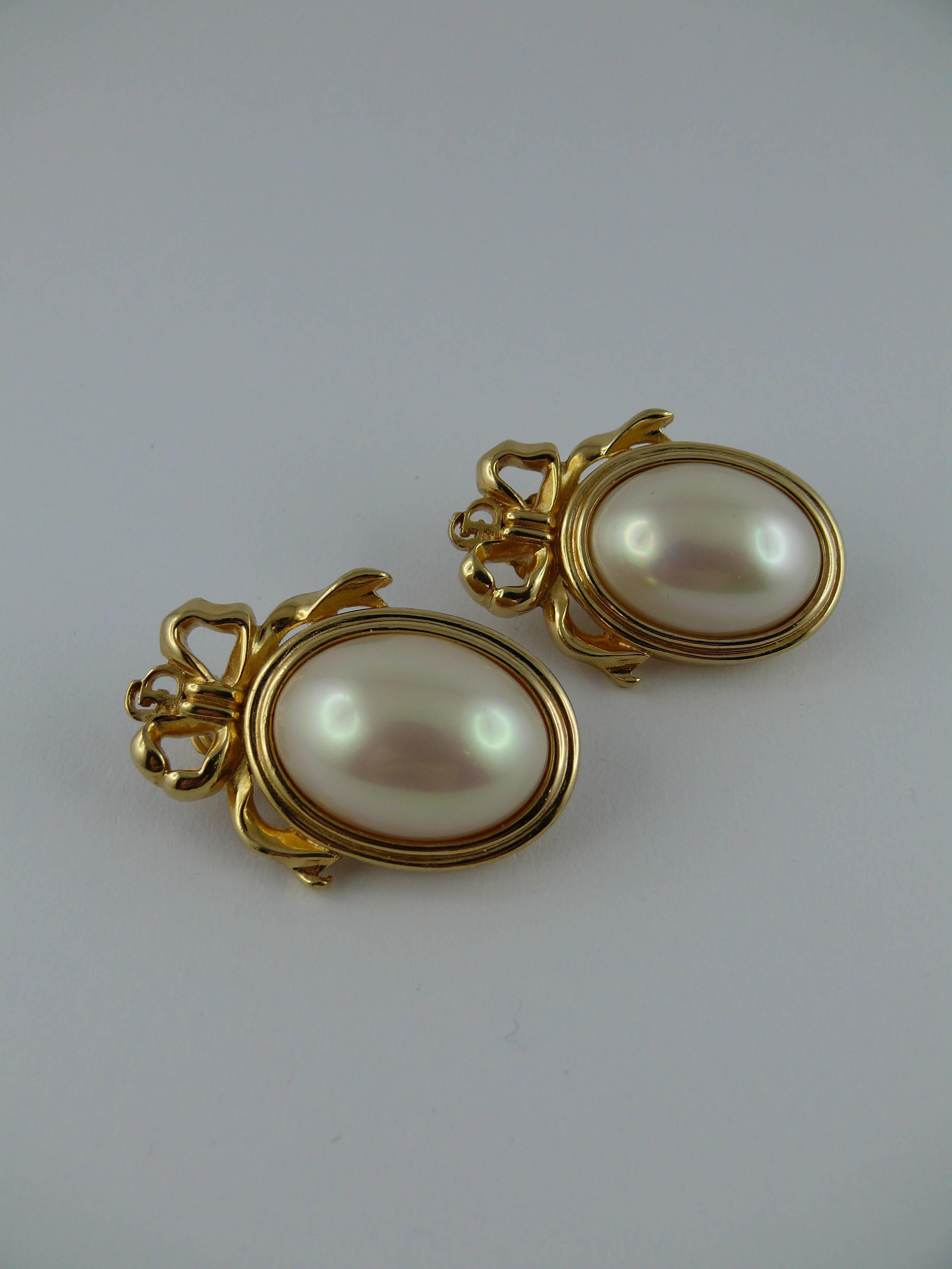iconic pearl earrings