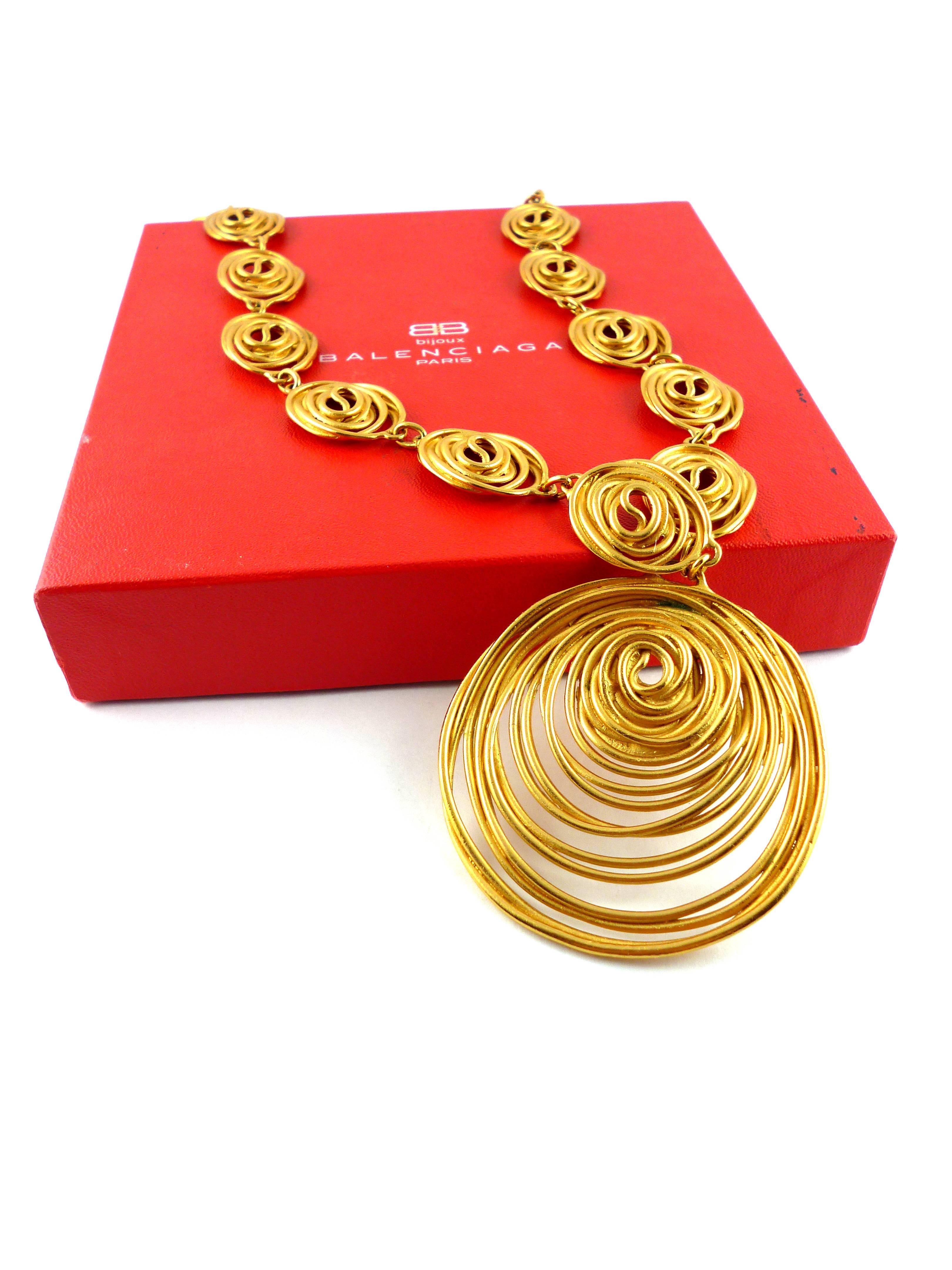 Balenciaga Vintage Rare Gold Wired Spiral Sautoir Necklace In Excellent Condition In Nice, FR
