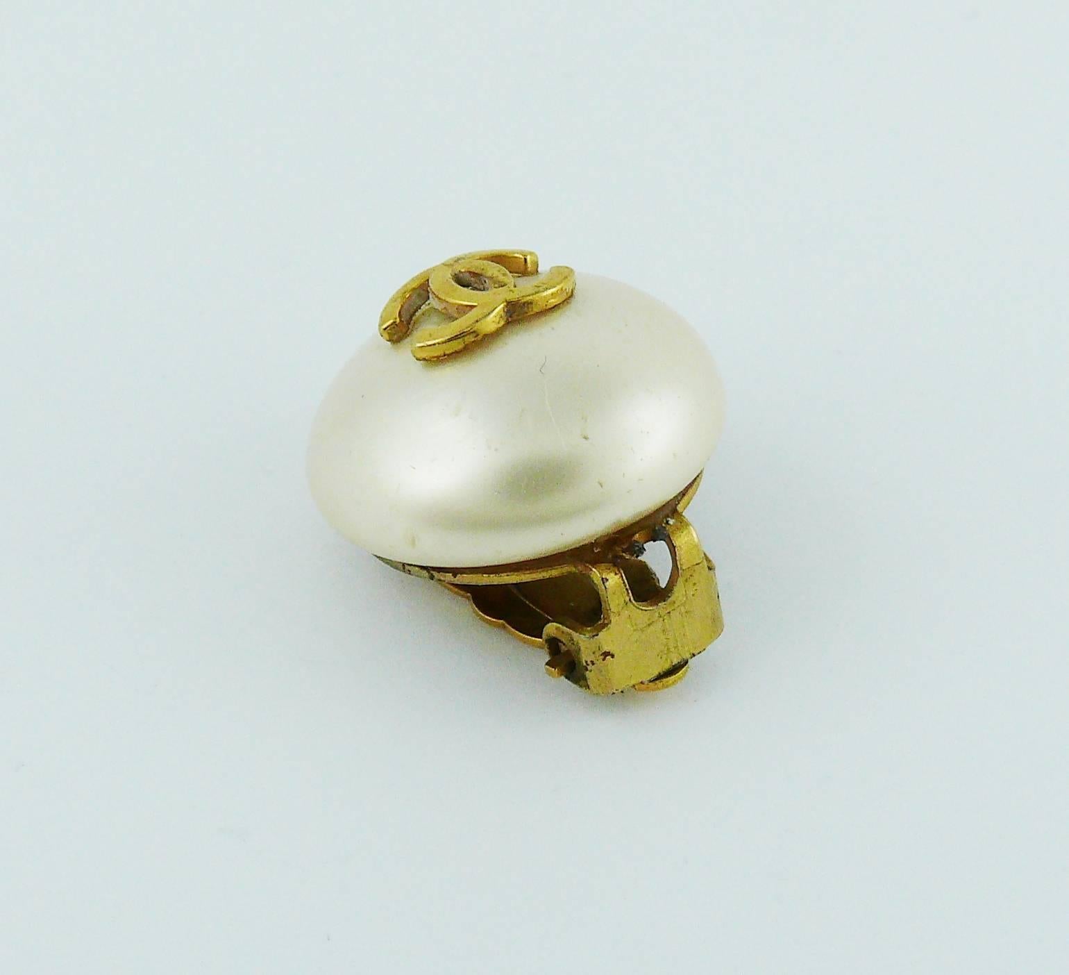 Chanel Vintage Classic Jumbo Pearl and CC Logo Clip-On Earrings 2