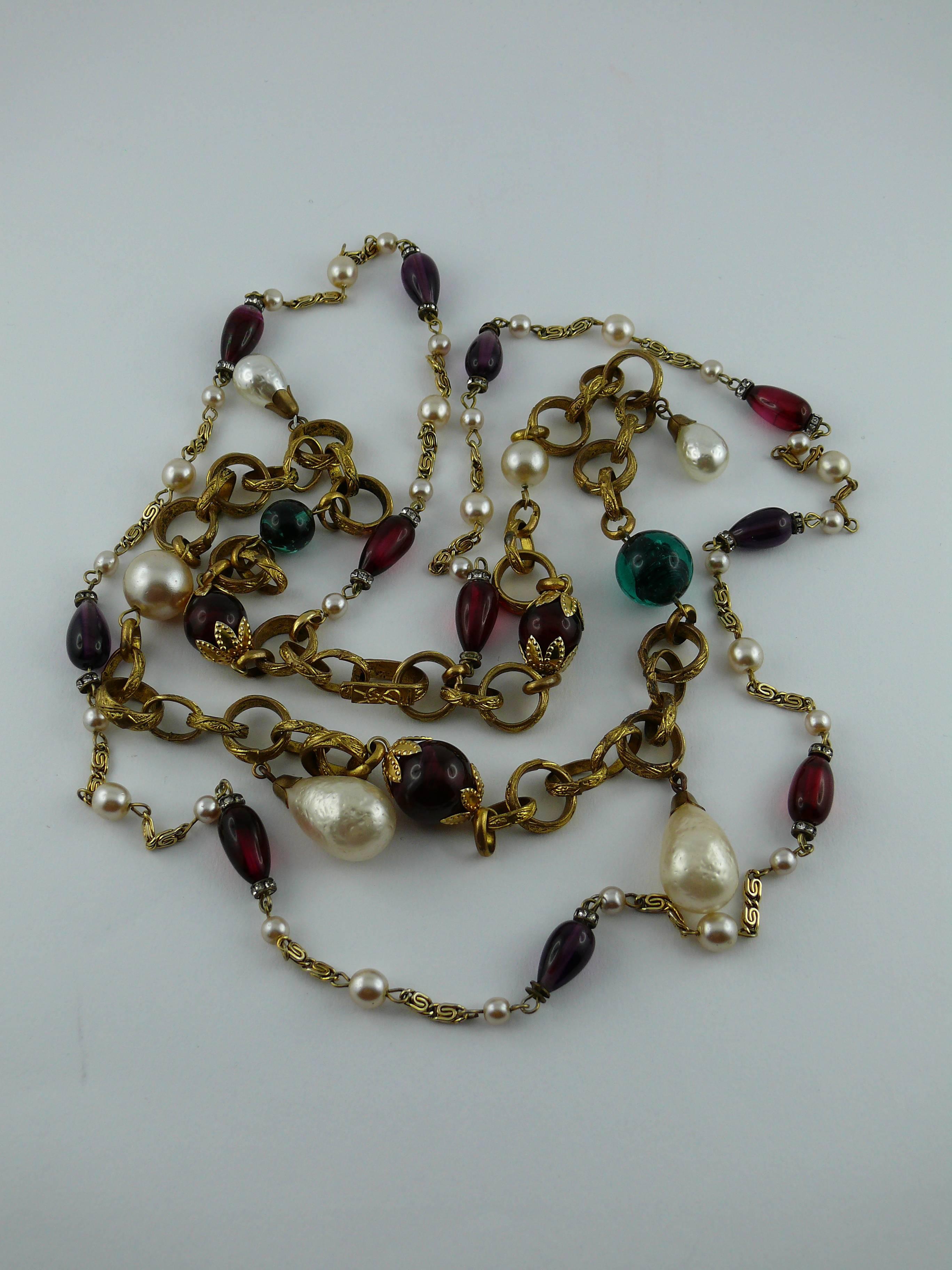 Yves Saint Laurent YSL Vintage Gripoix Glass and Pearl Sautoir Necklace 1970 In Excellent Condition In Nice, FR