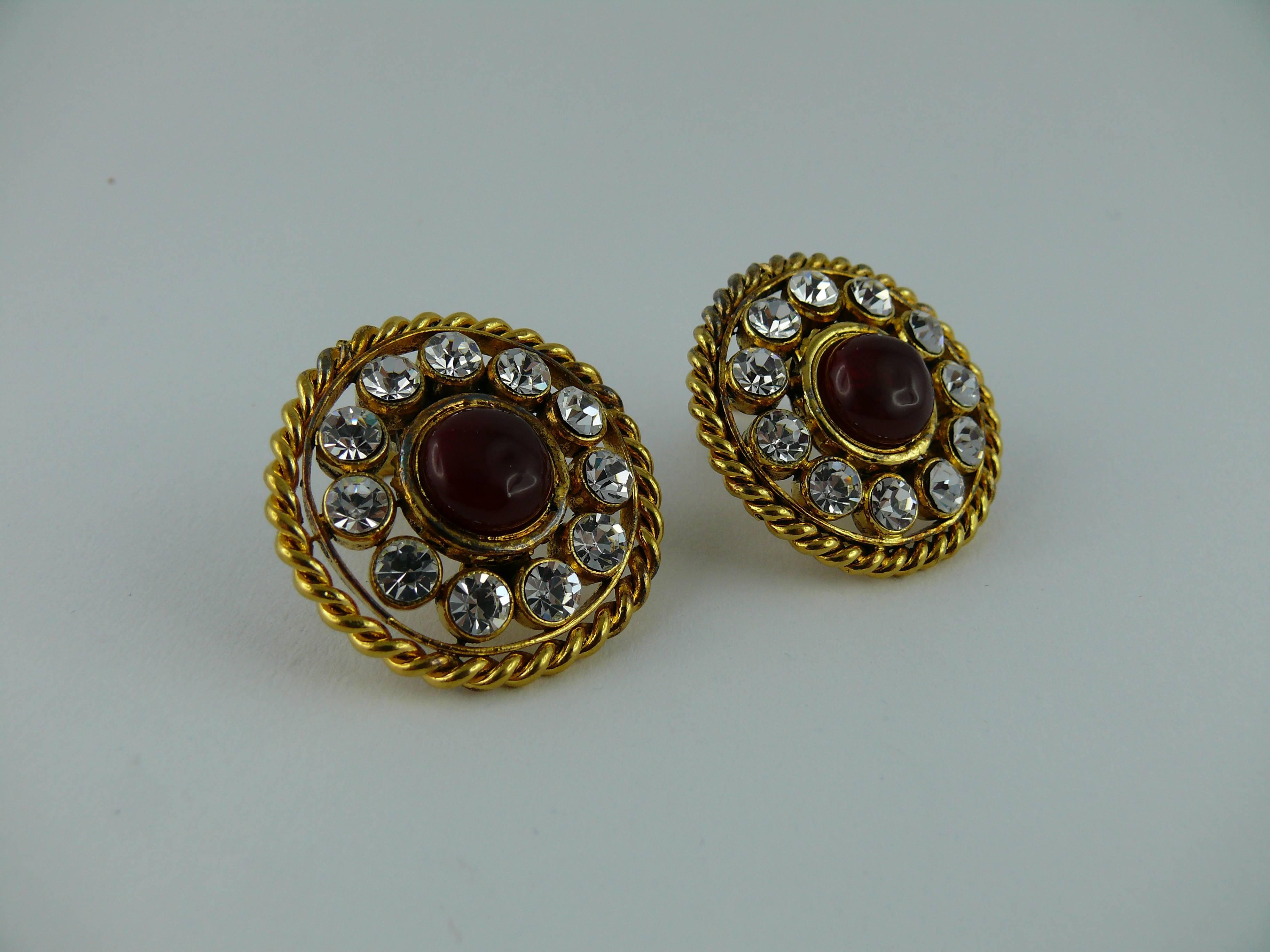 Chanel Vintage Red Gripoix and Diamante Clip-On Earrings In Good Condition In Nice, FR