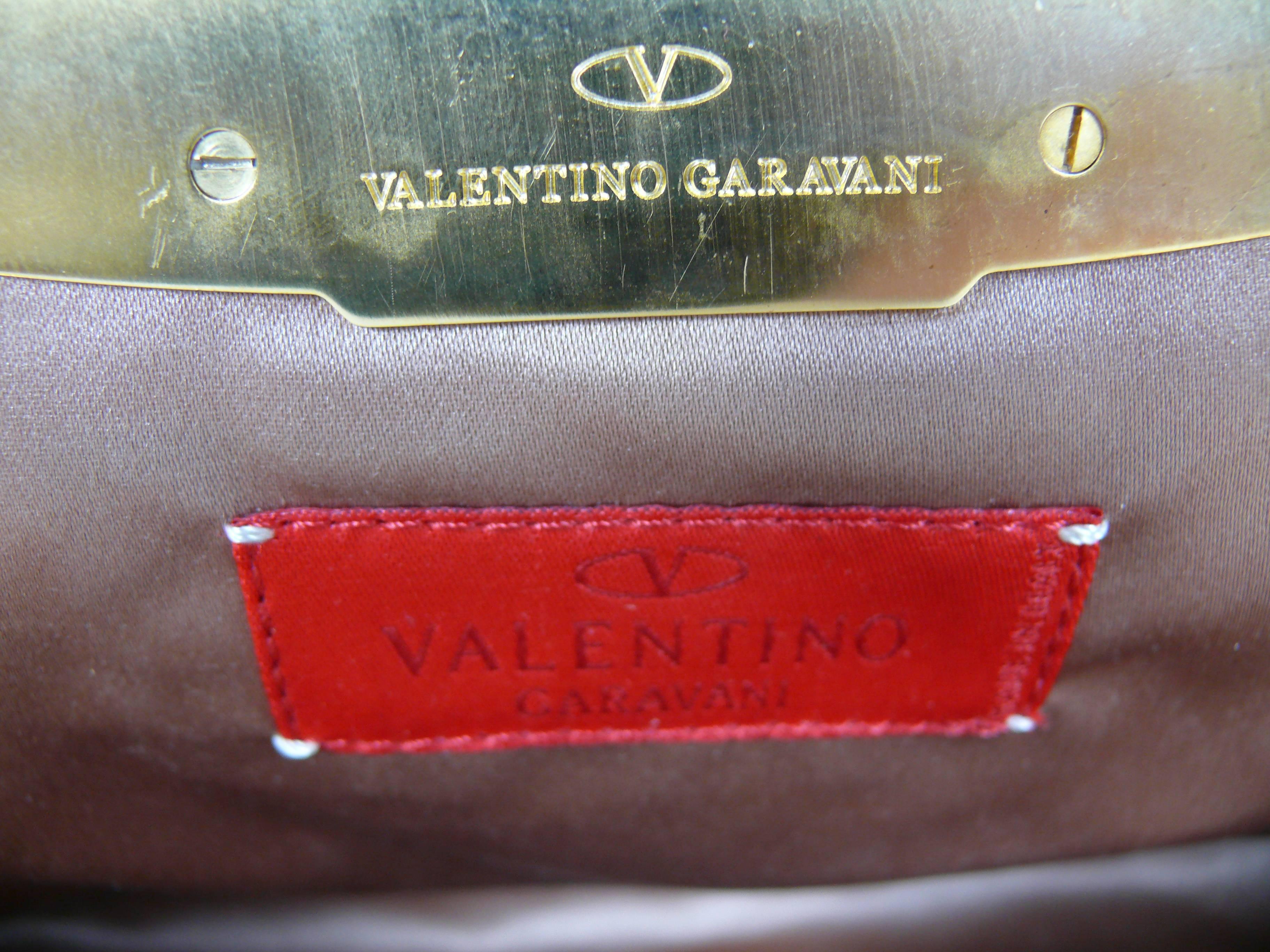 Valentino Garavani - Pochette en cuir brodée vintage Bon état - En vente à Nice, FR