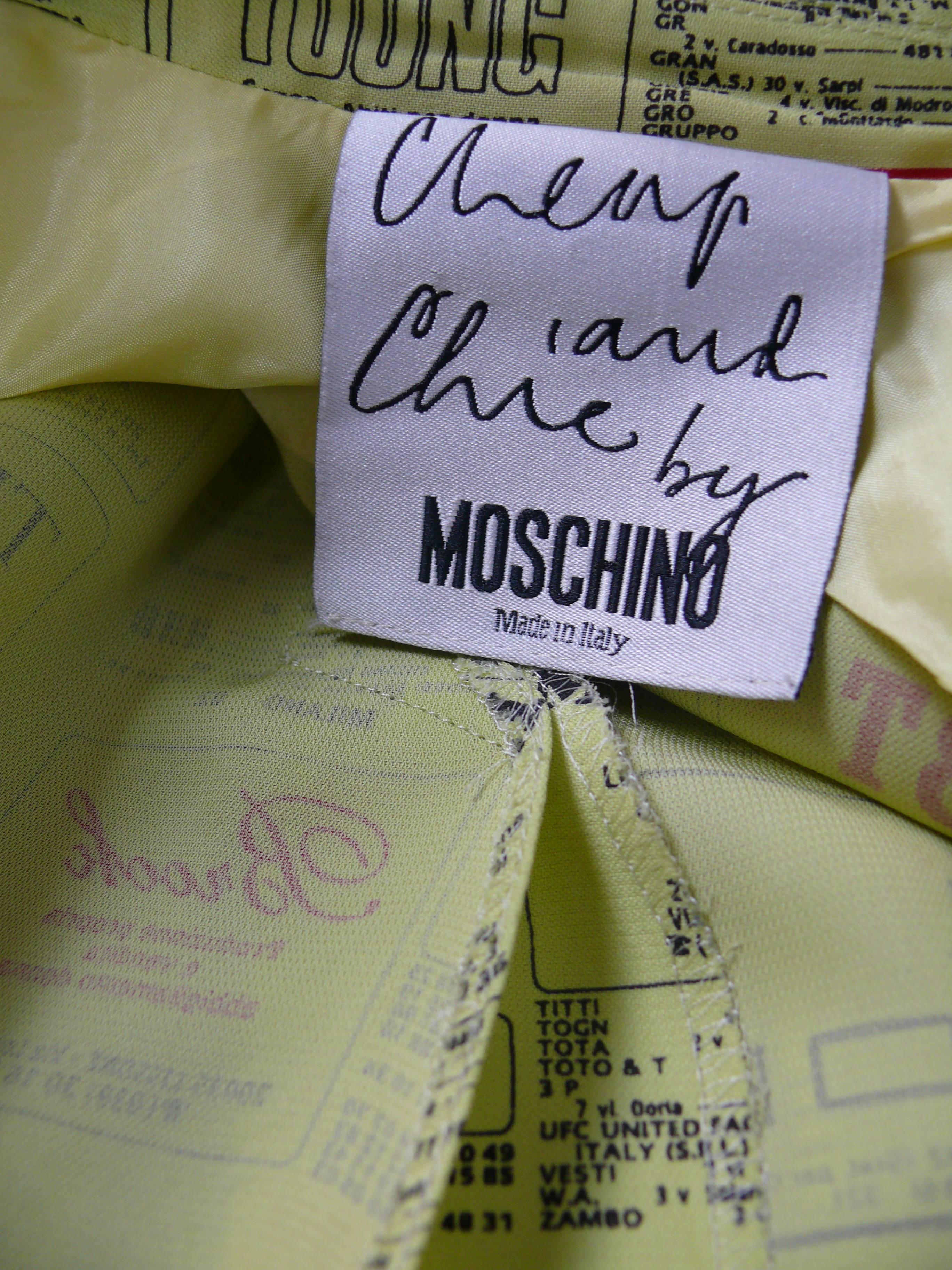 Moschino Vintage Printed Yellow Pages Jacket Museum Piece In Good Condition In Nice, FR