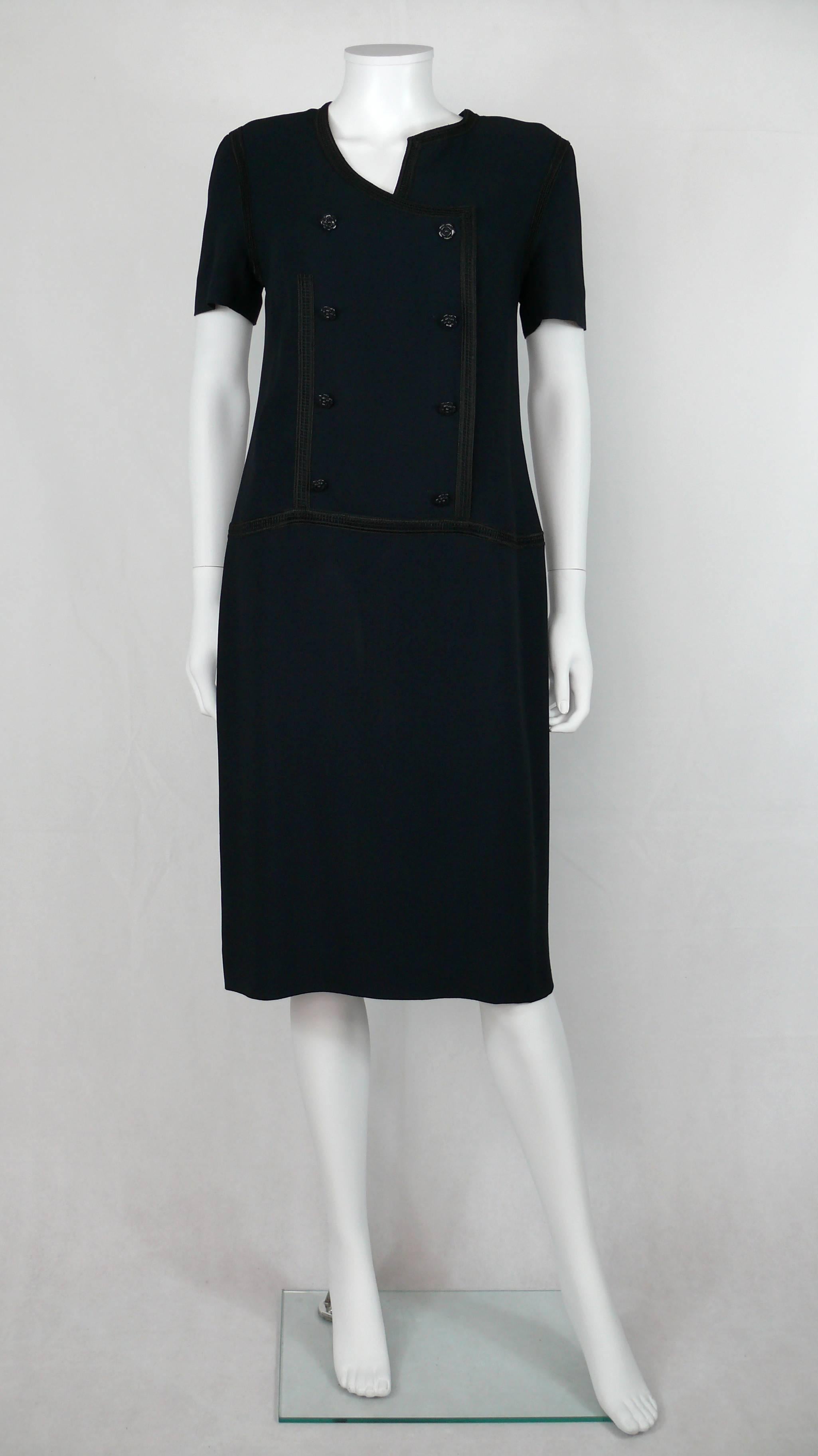 Noir Robe asymétrique bleu marine de la collection Cruise de Chanel 2002 en vente