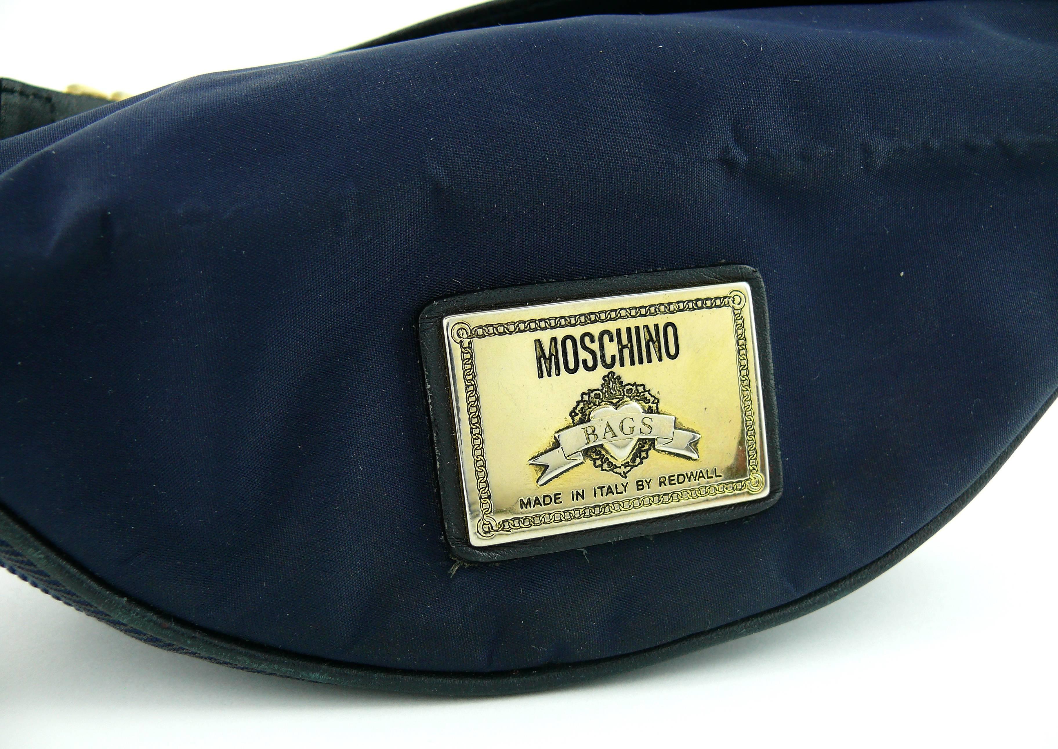 Moschino Vintage 1990s Navy Fanny Pack In Good Condition In Nice, FR