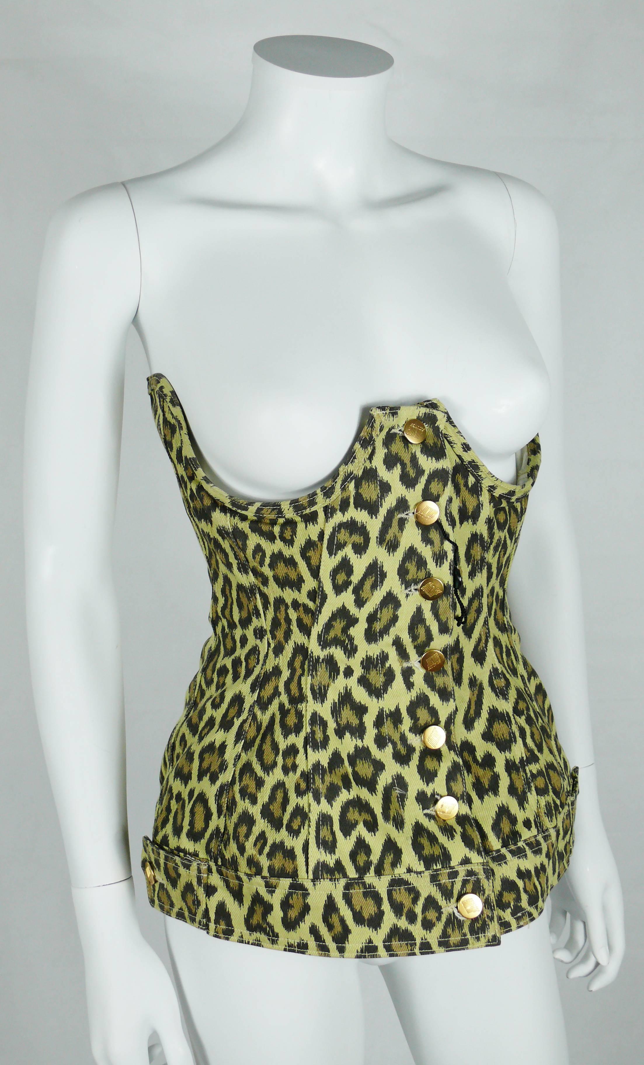 JEAN PAUL GAULTIER vintage cheetah print boned underbust corset.

Front buttoning.
Corset lace-up back fastening.
Boned underbust.

Unworn condition - Still with original tag.

Label reads JUNIOR GAULTIER Made in Italy.

Composition label reads :