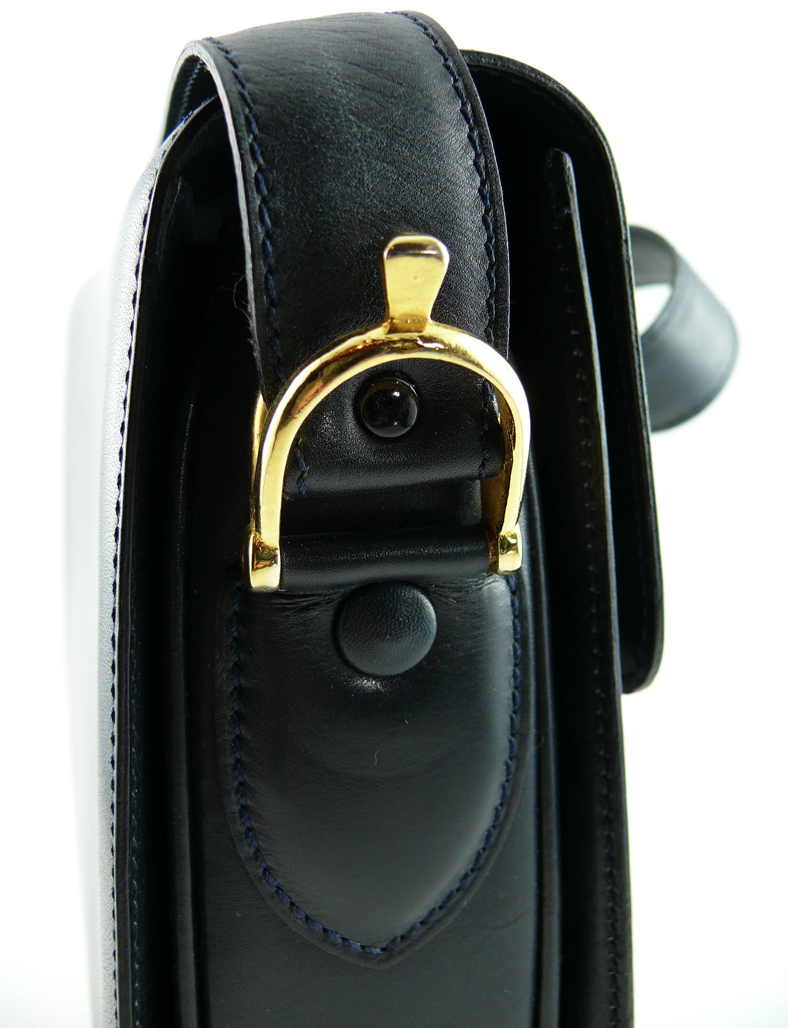 Celine Vintage Pferdewagen Schnalle Marineblau Box Leder Umhängetasche Damen