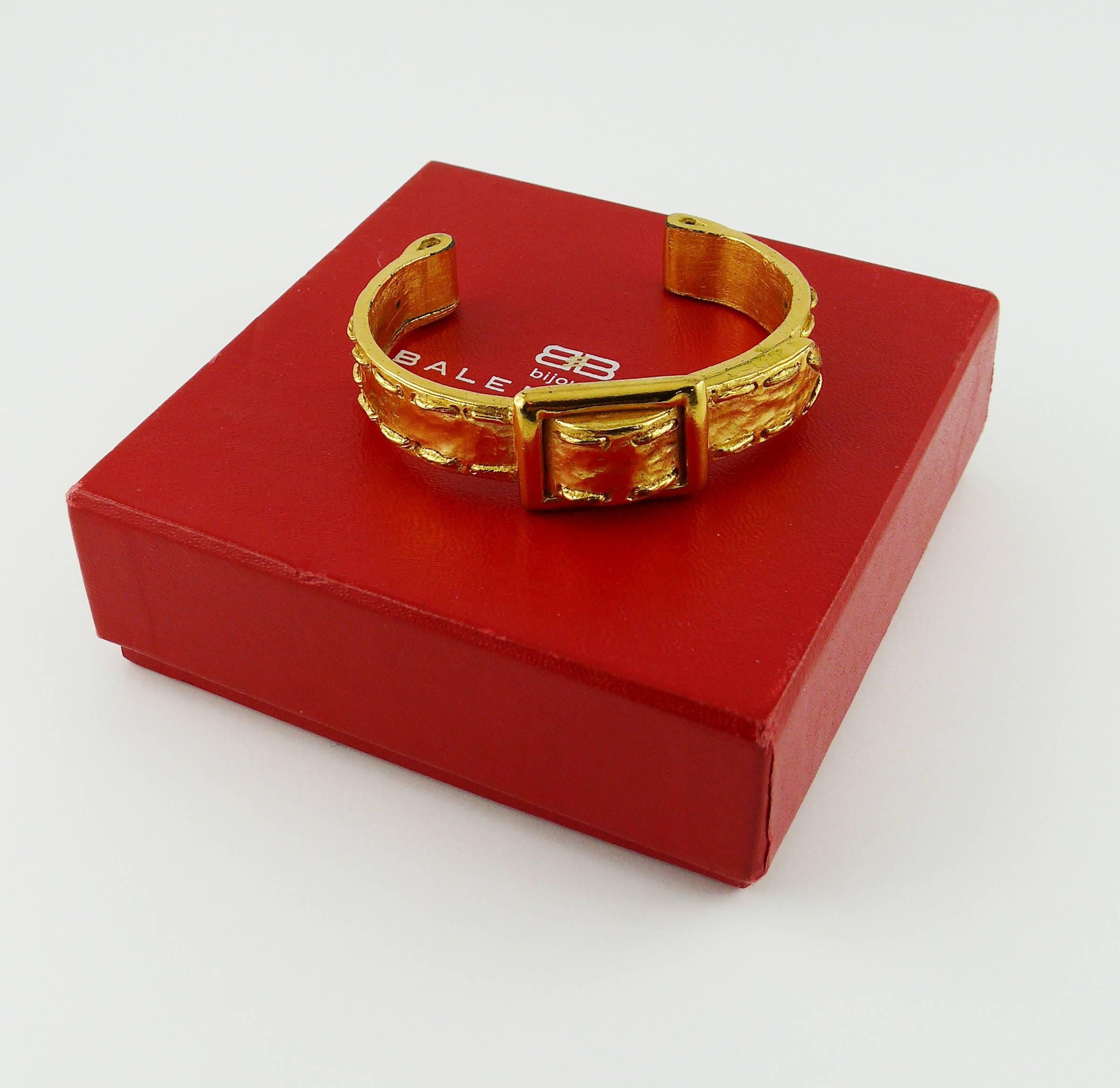 Balenciaga Vintage Gold Toned Belt Buckle Bangle Bracelet In Good Condition In Nice, FR