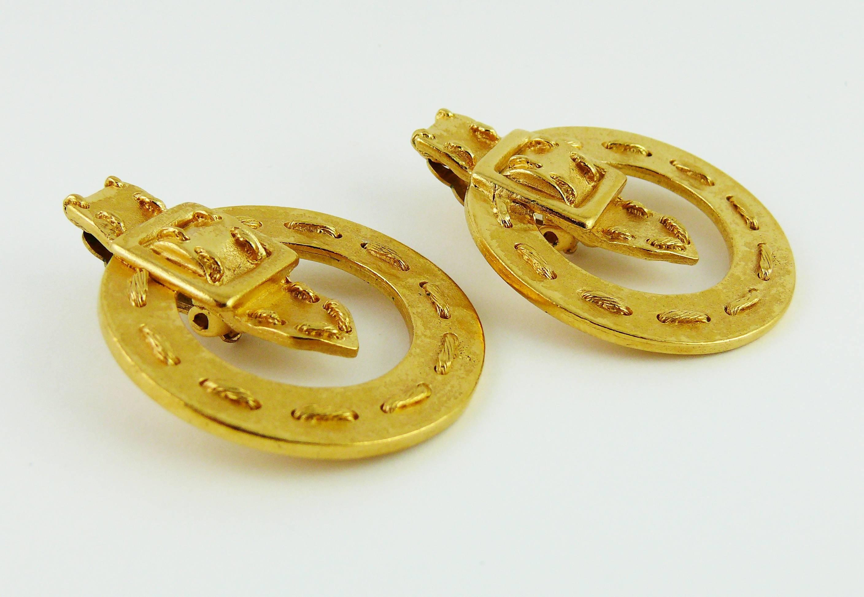 belt gold earring
