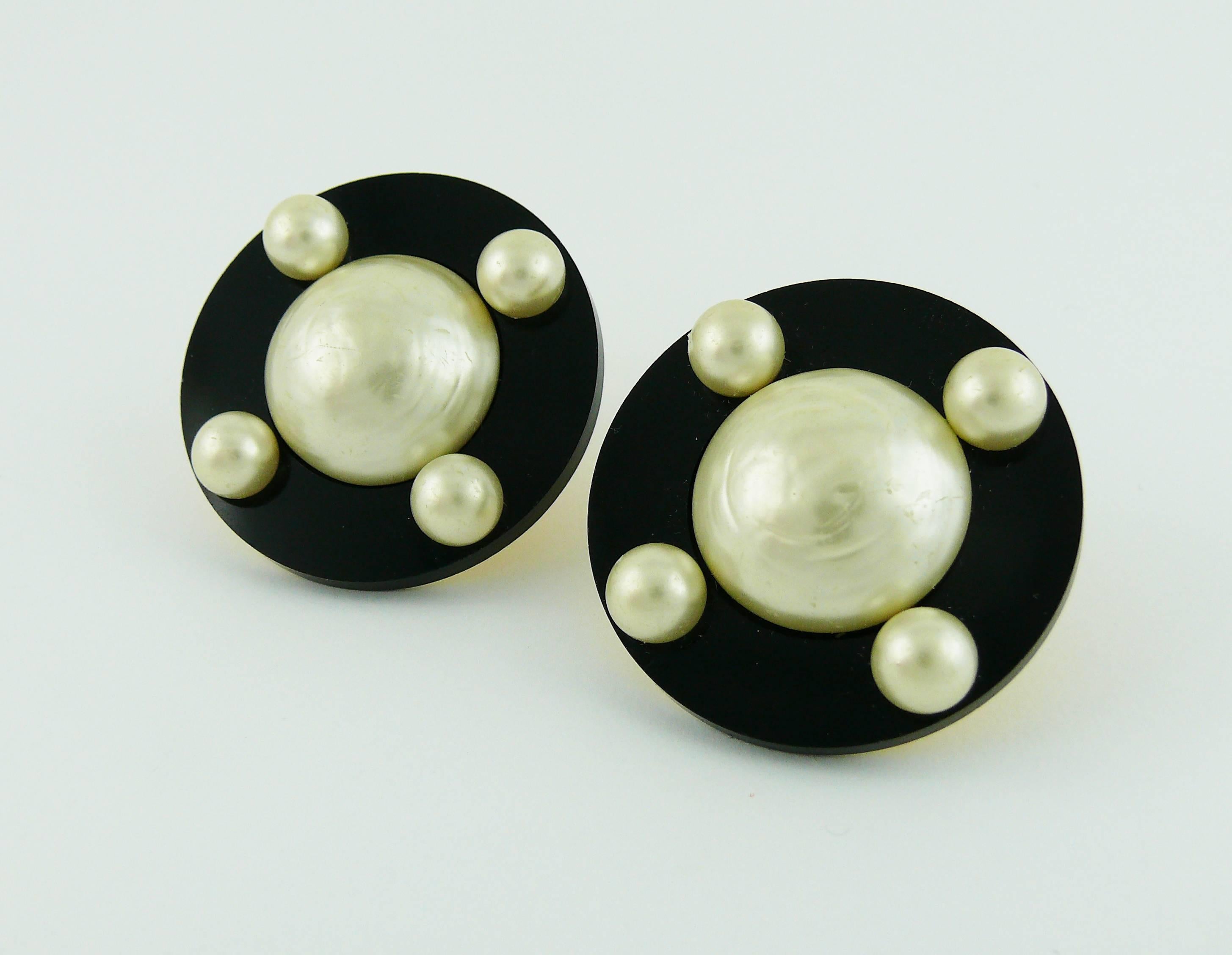 Women's Chanel Vintage Massive Classic Black White Clip-On Earrings