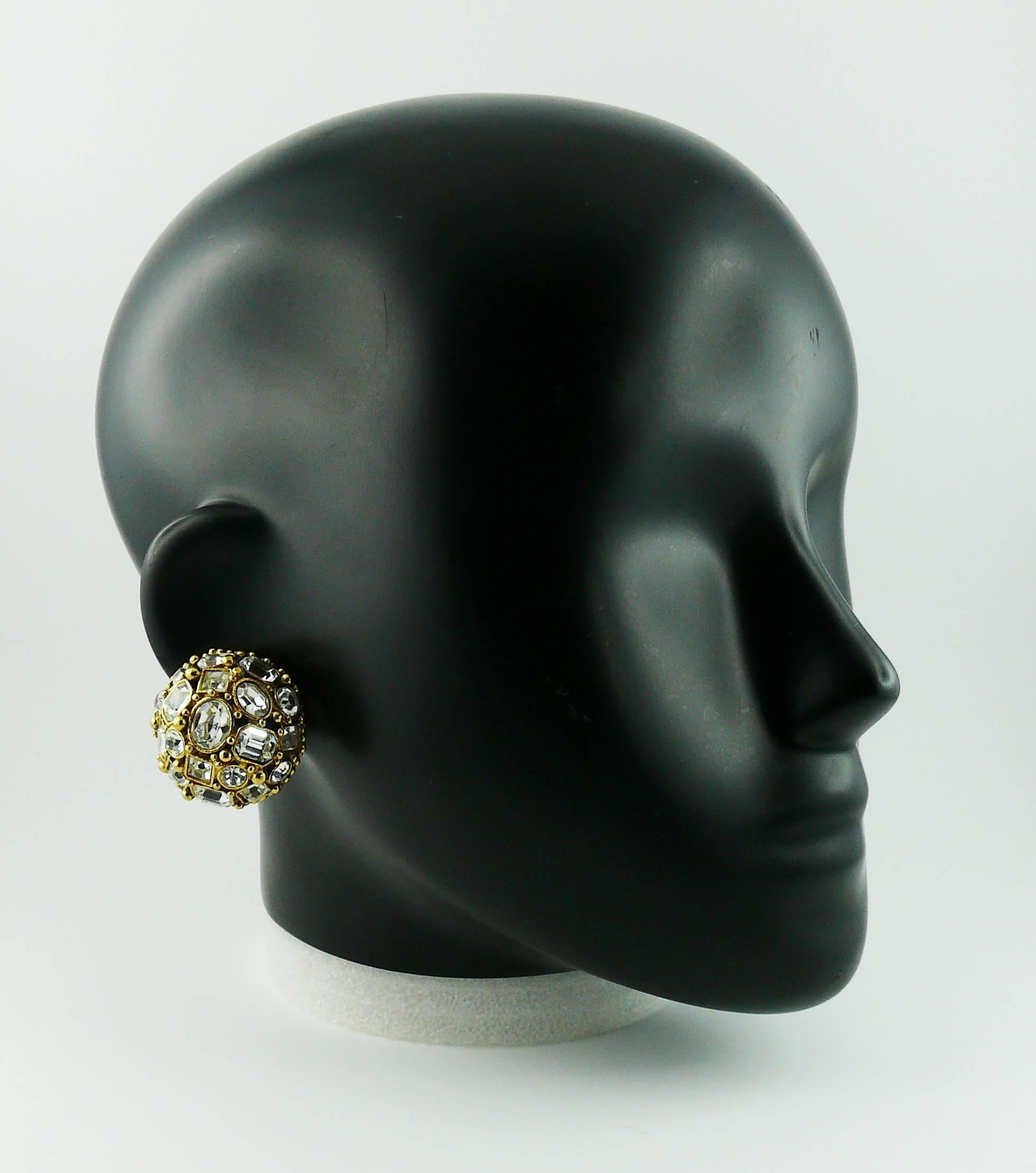 CHRISTIAN DIOR vintage gold tone opulent domed clip-on earrings embellished with clear crystals.

Marked CHRISTIAN DIOR Boutique.

JEWELRY CONDITION CHART
- New or never worn : item is in pristine condition with no noticeable imperfections
-