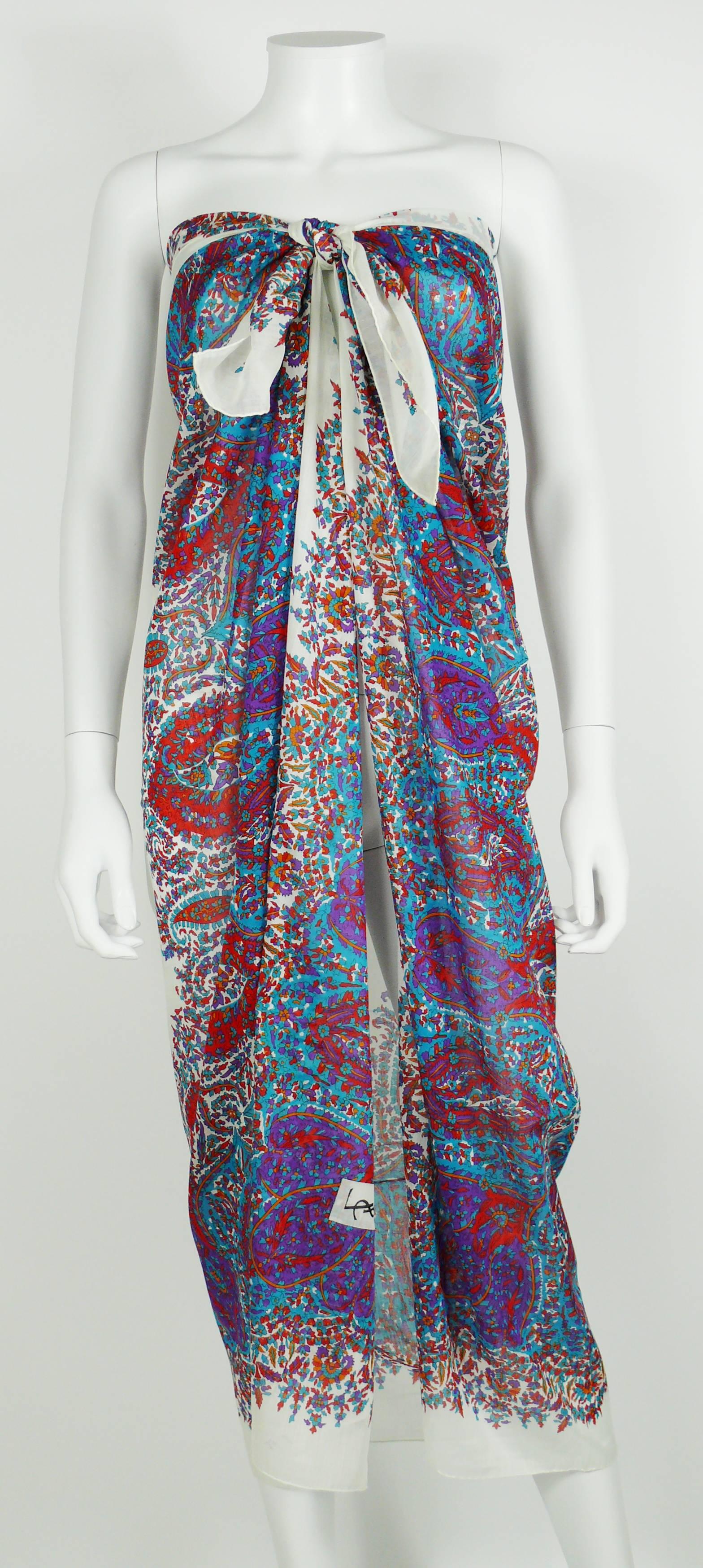 YVES SAINT LAURENT vintage large multicolored Paisley cotton voile scarf.

Hand rolled borders.

Marked YSL.

Indicative measurements : length approx. 135 cm (53.15 inches) / width approx. 135 cm (53.15 inches).

FINAL SALE.

SCARVES CONDITION