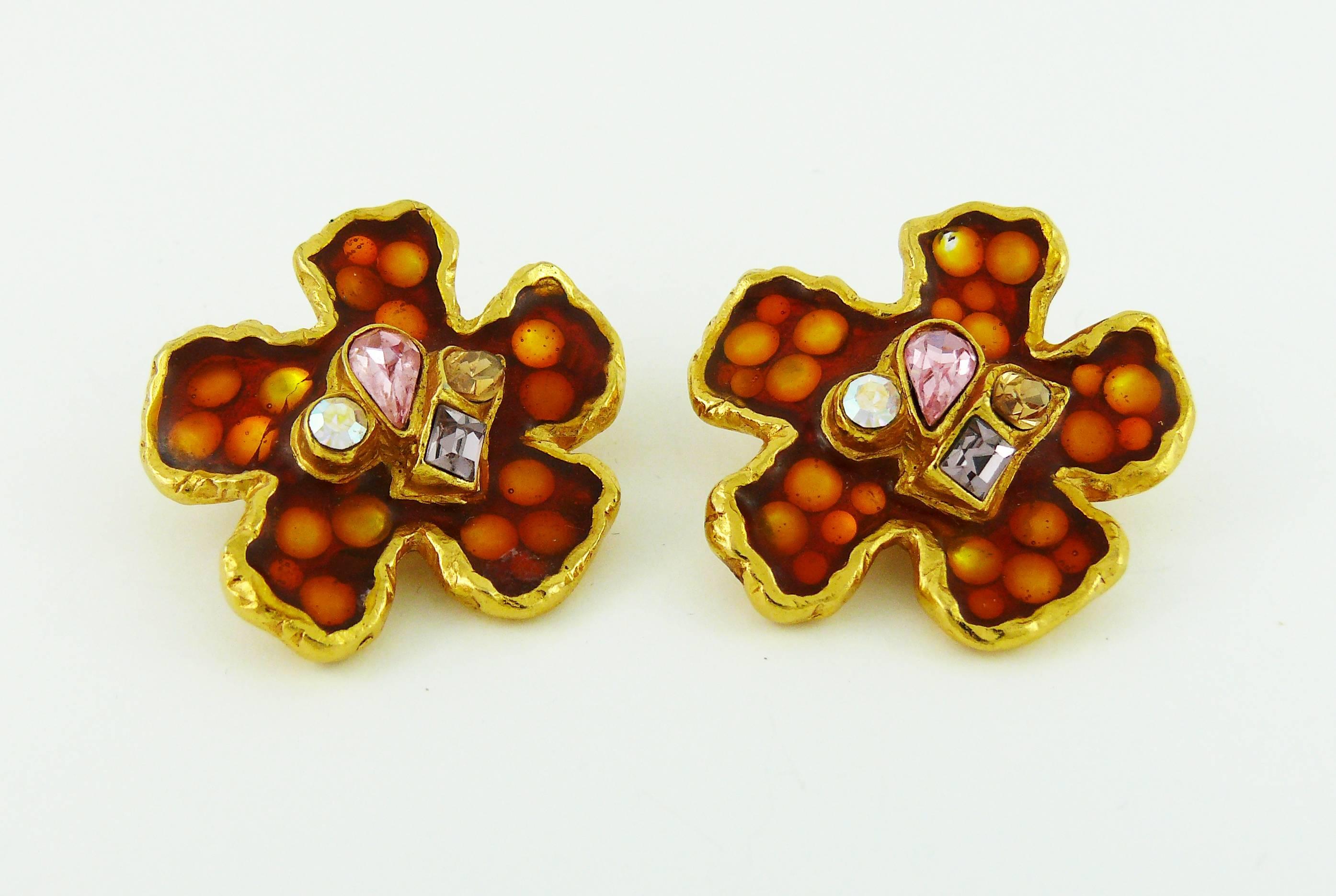 Christian Lacroix Vintage Enamel Flower Clip-On Earrings In Excellent Condition In Nice, FR