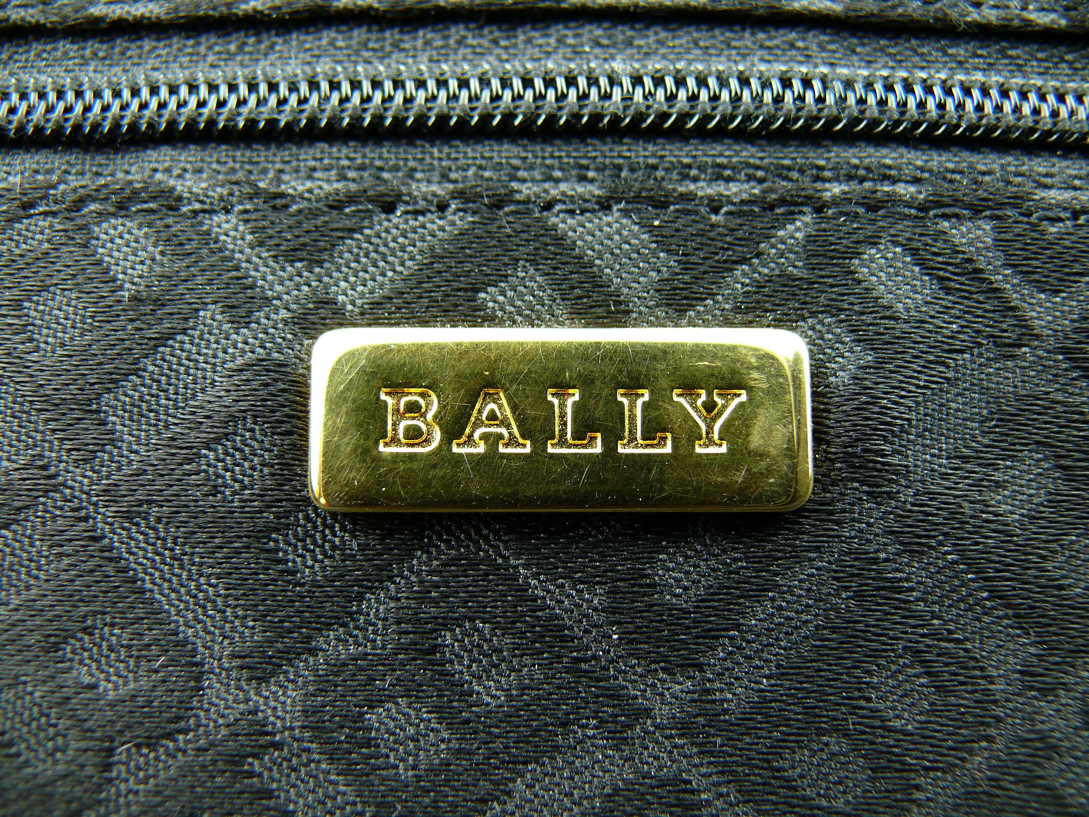 Bally Vintage Quilted Black Leather Shoulder Gold Chain Bag 3
