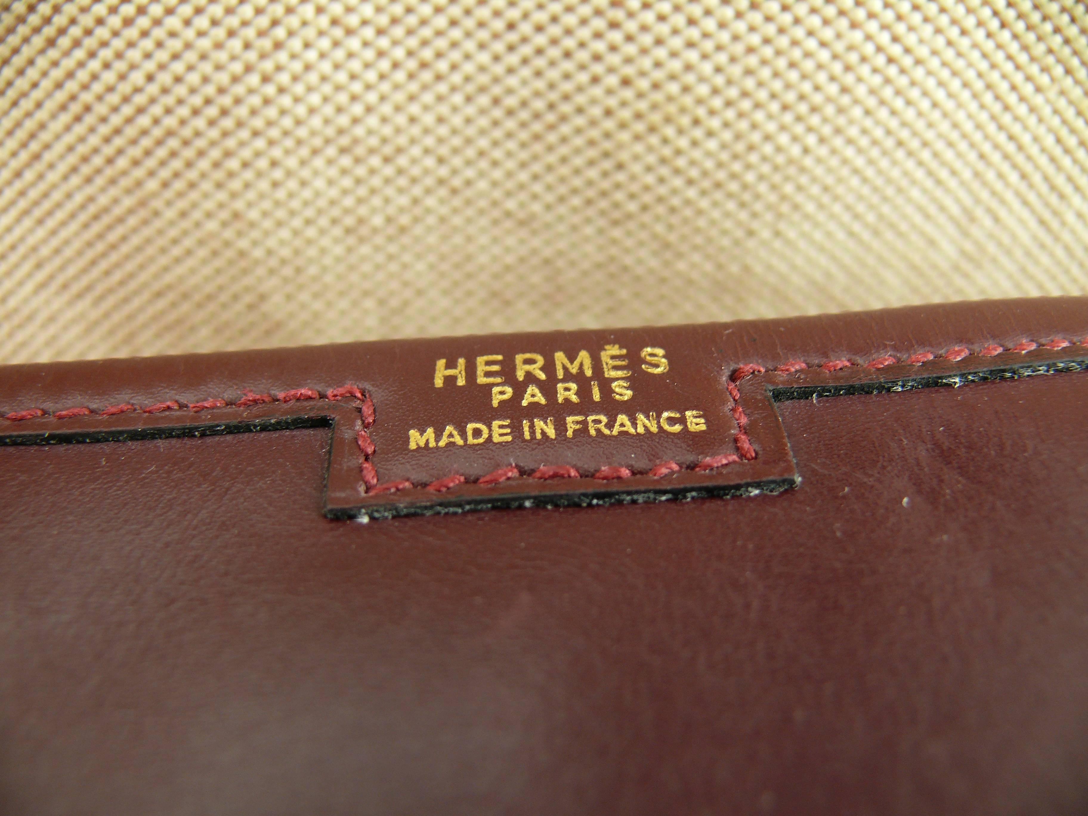 Hermes Vintage 1975 Jige Bordeaux Box Leder Clutch GM Größe im Zustand „Gut“ im Angebot in Nice, FR