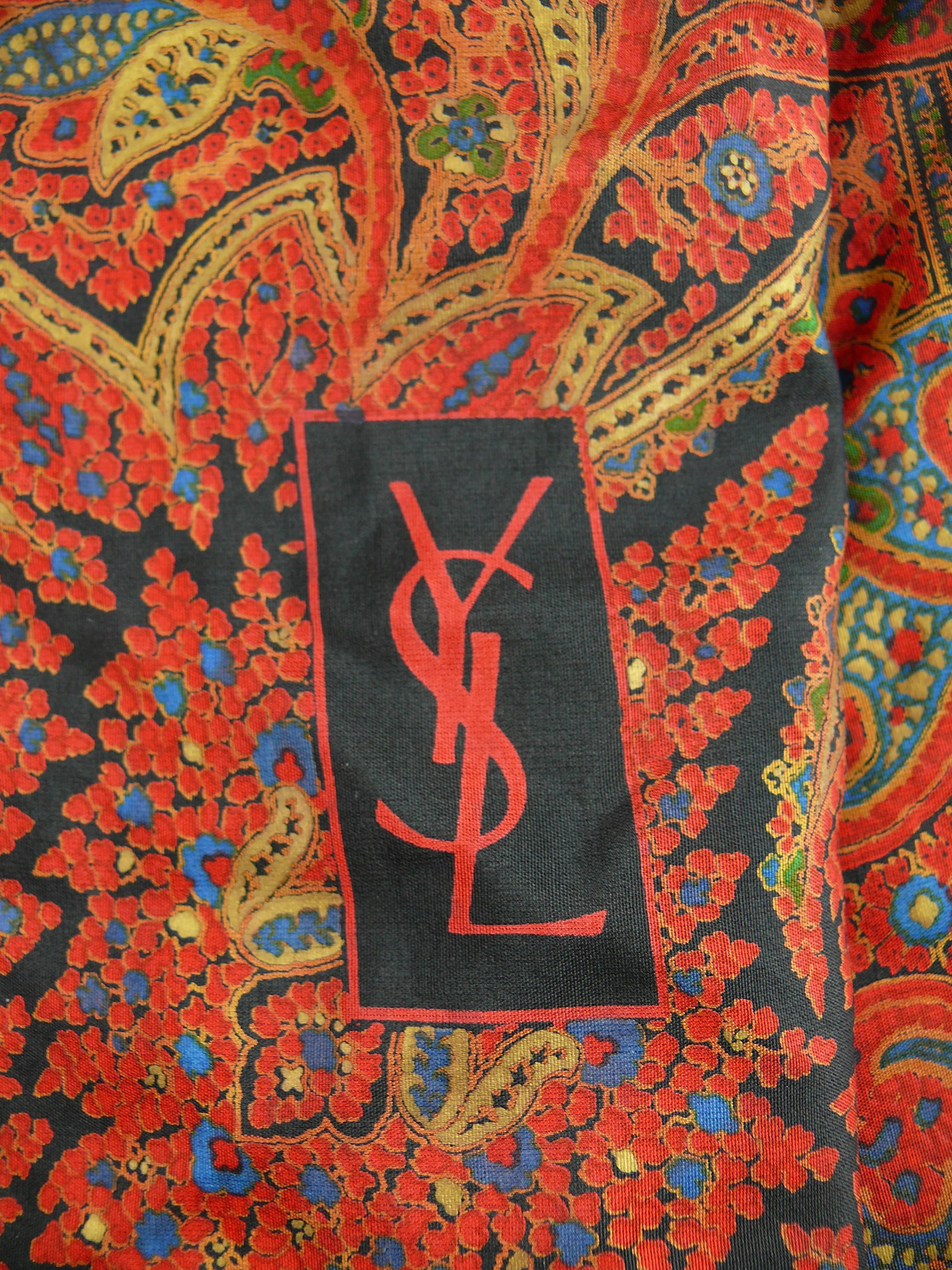 Yves Saint Laurent YSL Wunderschöner Vintage-Schal mit Fransen im Angebot 3