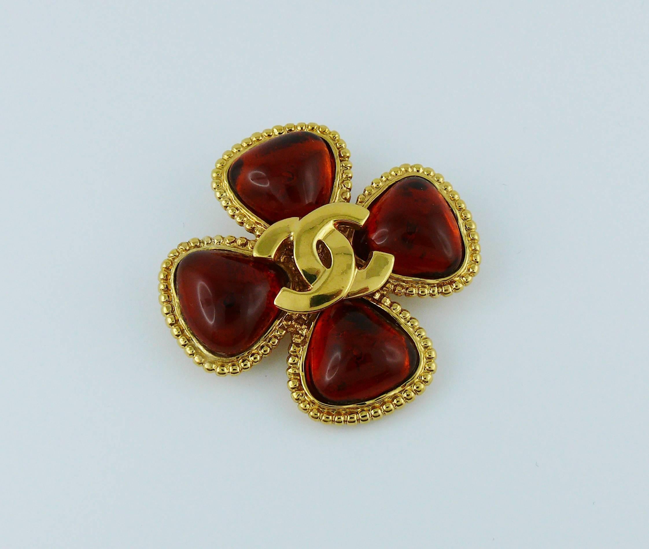 Chanel Vintage 1996 Gripoix Clover CC Brooch  In Excellent Condition In Nice, FR