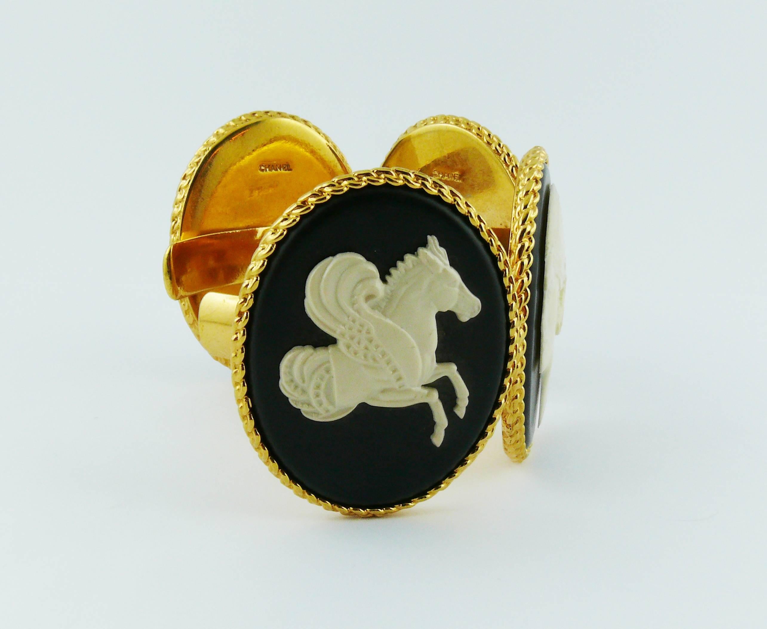 Chanel Vintage Uber Rare Cameo Cuff Bracelet Collector In Good Condition In Nice, FR