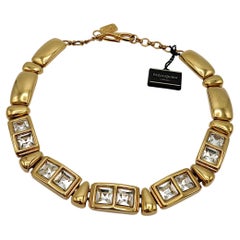 Collier vintage YVES SAINT LAURENT (YSL) doré, orné de cristaux carrés