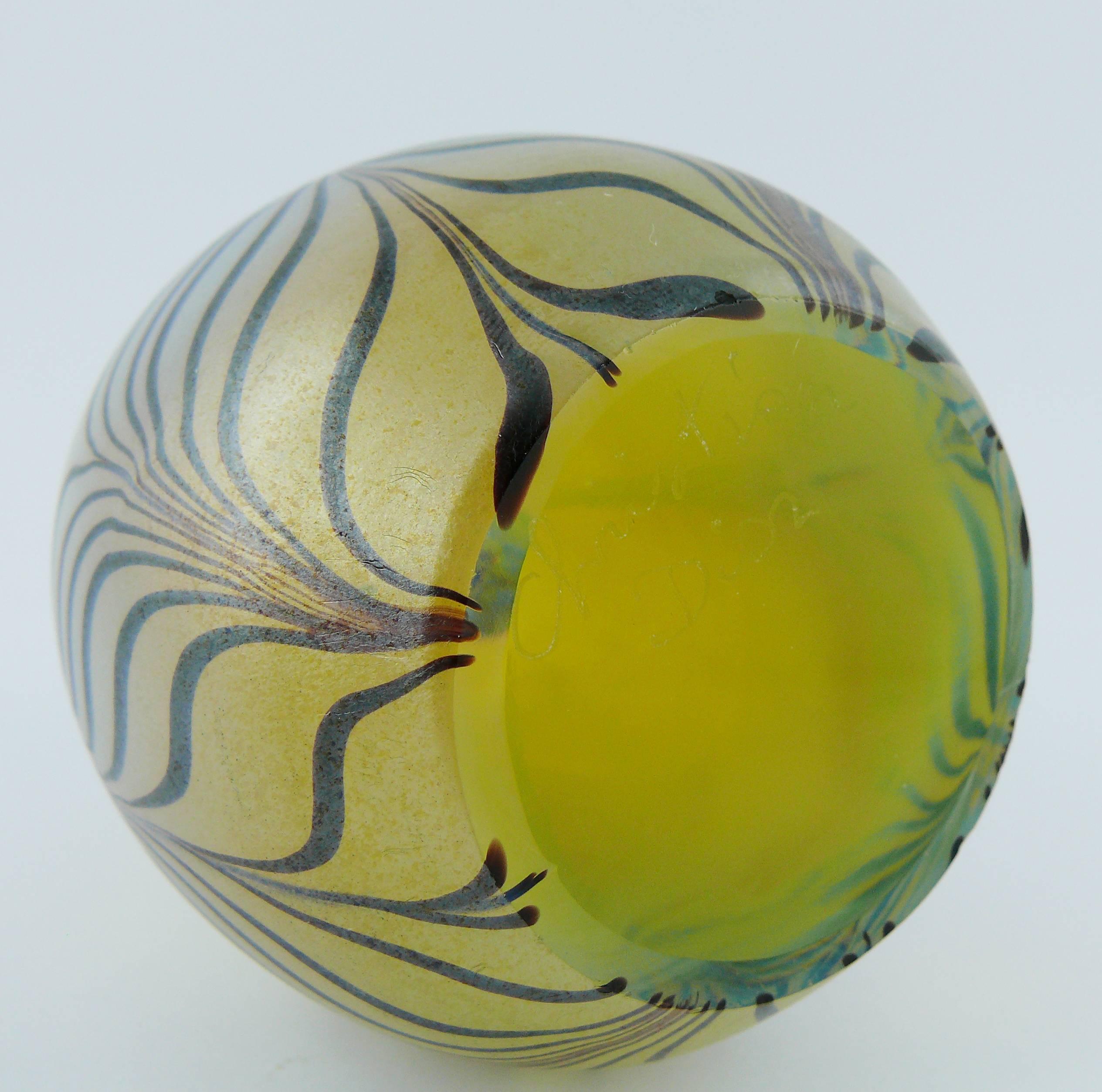 Christian Dior Vintage Murano Art Glass Egg Paperweight In Excellent Condition In Nice, FR