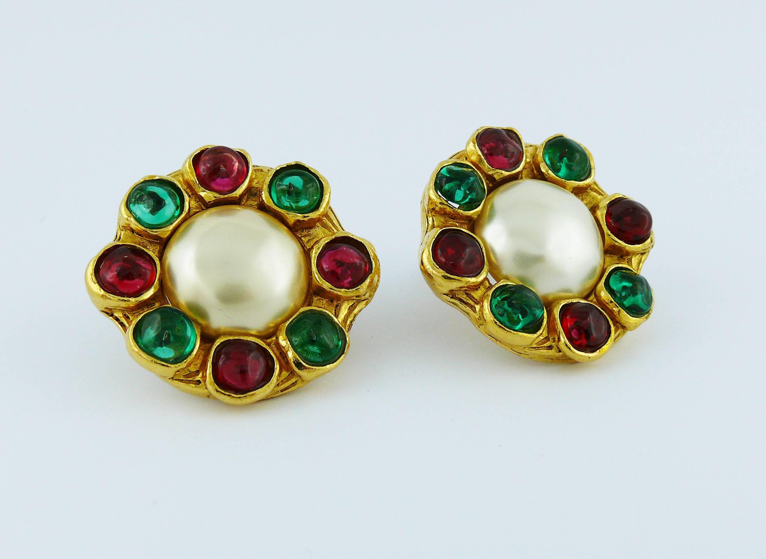Chanel Vintage Gripoix Multicolor Glass Cabochons and Faux Pearl Earrings In Excellent Condition In Nice, FR