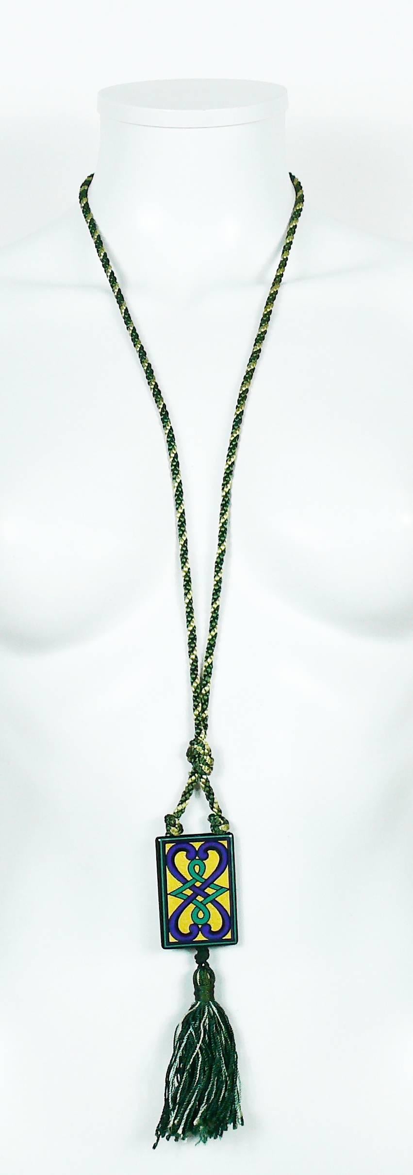 YVES SAINT LAURENT vintage rare passementerie necklace featuring a beautiful rectangular ceramic pendant and a long tassel.

Marked YSL.

Indicative measurements : length worn (incl. tassel) approx. 48 cm (18.90 inches).

JEWELRY CONDITION CHART
-
