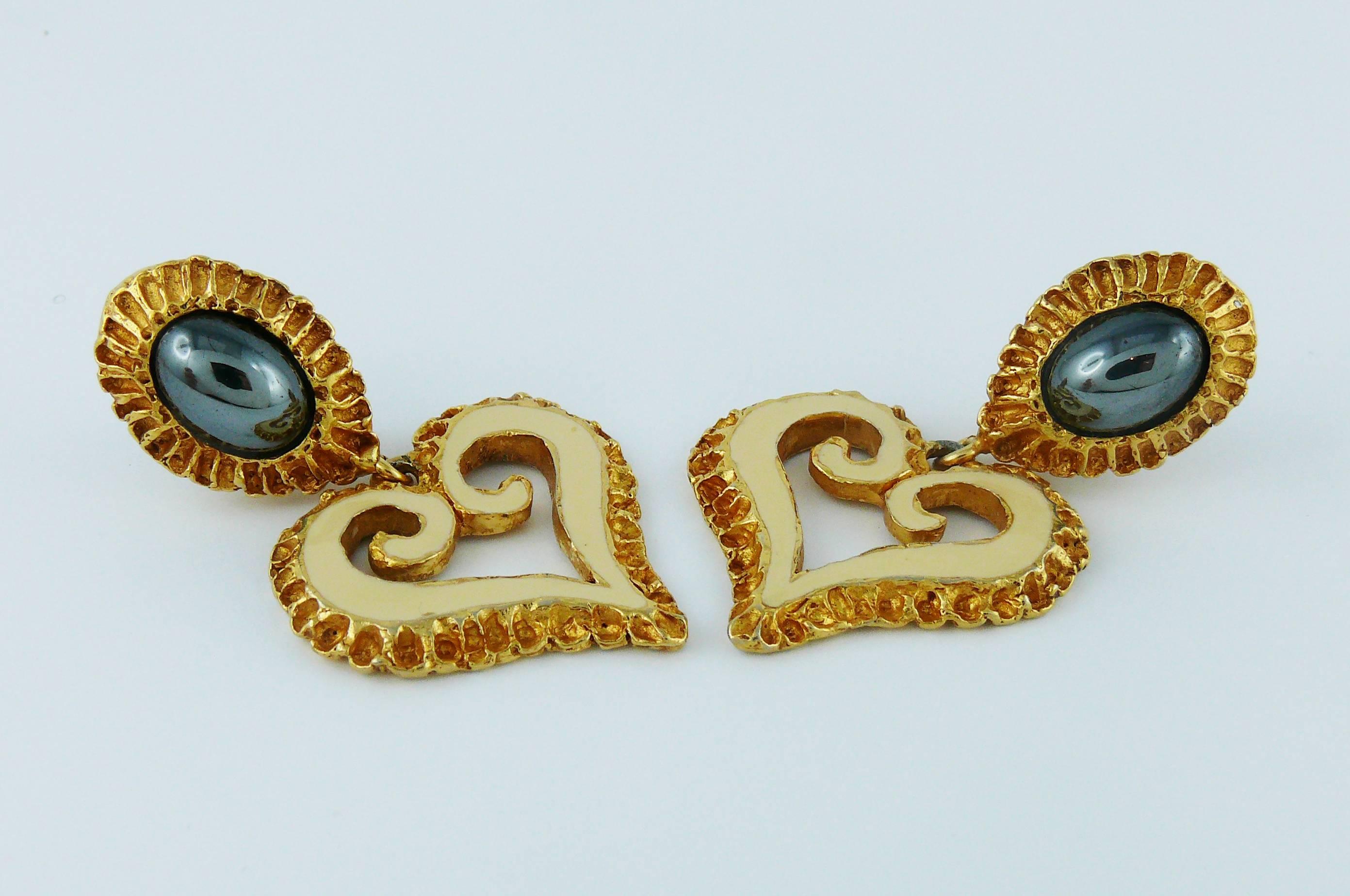 Christian Lacroix Vintage Enamel Heart Dangling Earrings In Good Condition In Nice, FR