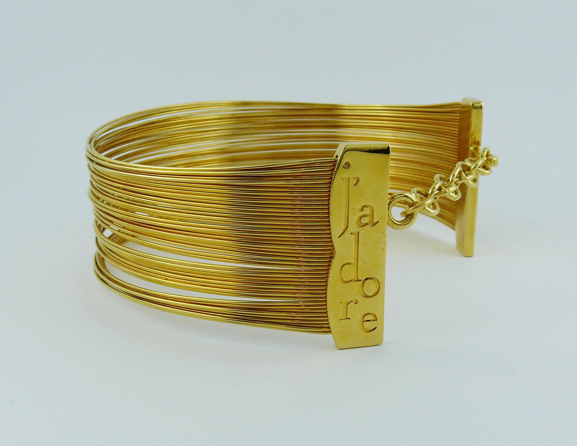 Christian Dior J'Adore Goldfarbenes Set aus Choker und Manschettenarmband aus Draht 2