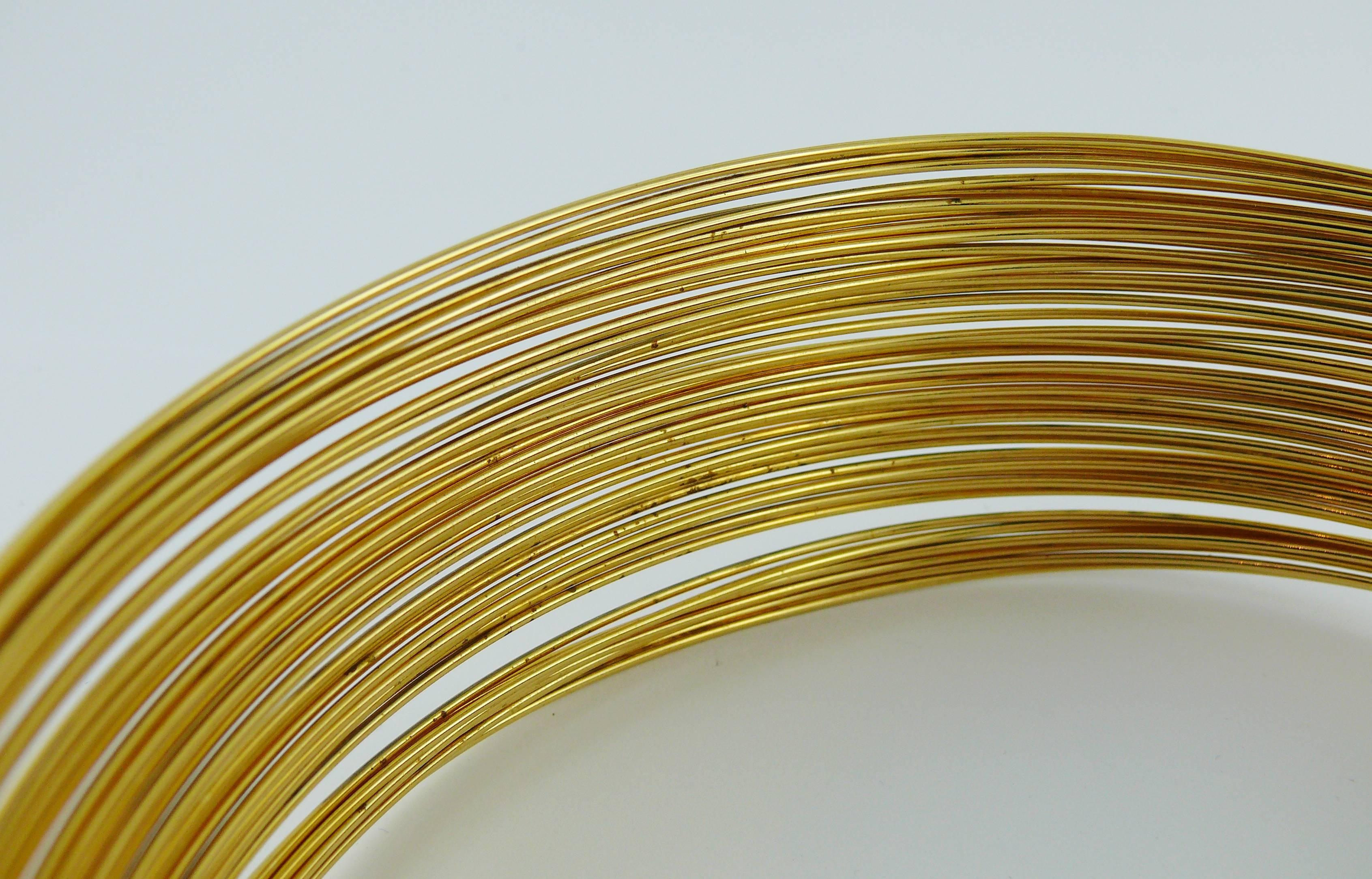 Christian Dior J'Adore Goldfarbenes Set aus Choker und Manschettenarmband aus Draht 8