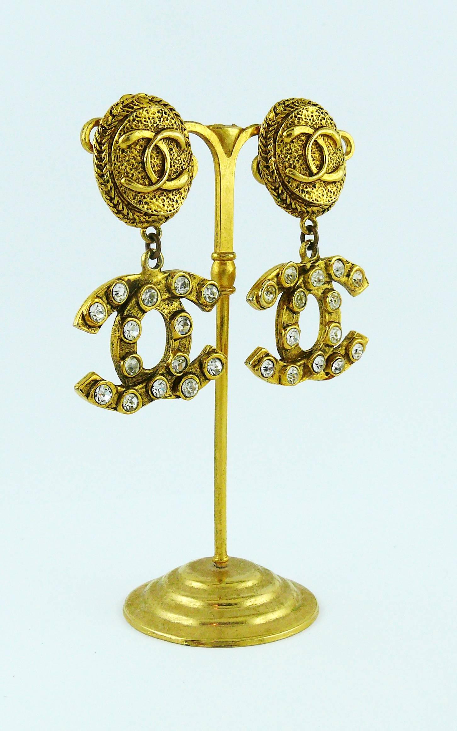 Chanel Vintage Gold Toned Jewelled CC Dangling Earrings In Good Condition In Nice, FR