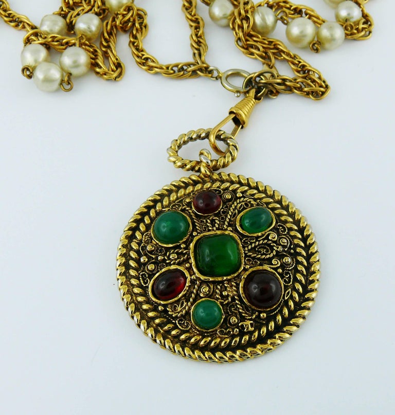 Chanel Vintage 1985 Gripoix Medallion Pendant Necklace at 1stDibs