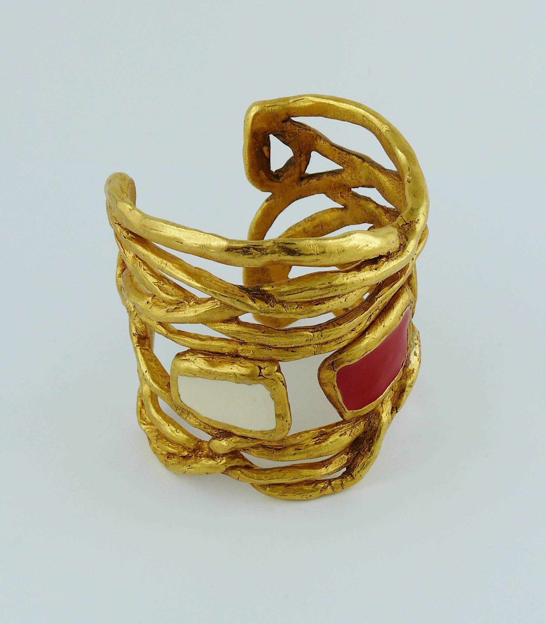 Christian Lacroix Vintage Gold Tone Wired Cuff Bracelet with Red White Enamel In Excellent Condition In Nice, FR